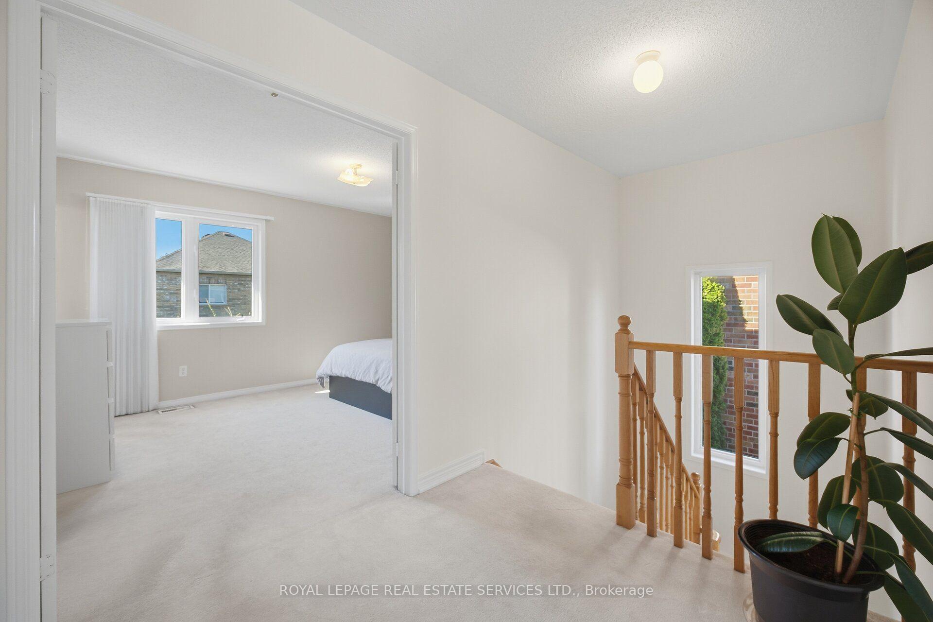 Photo 24 of 2194 Sutton Drive, Burlington, Orchard — HOMEH