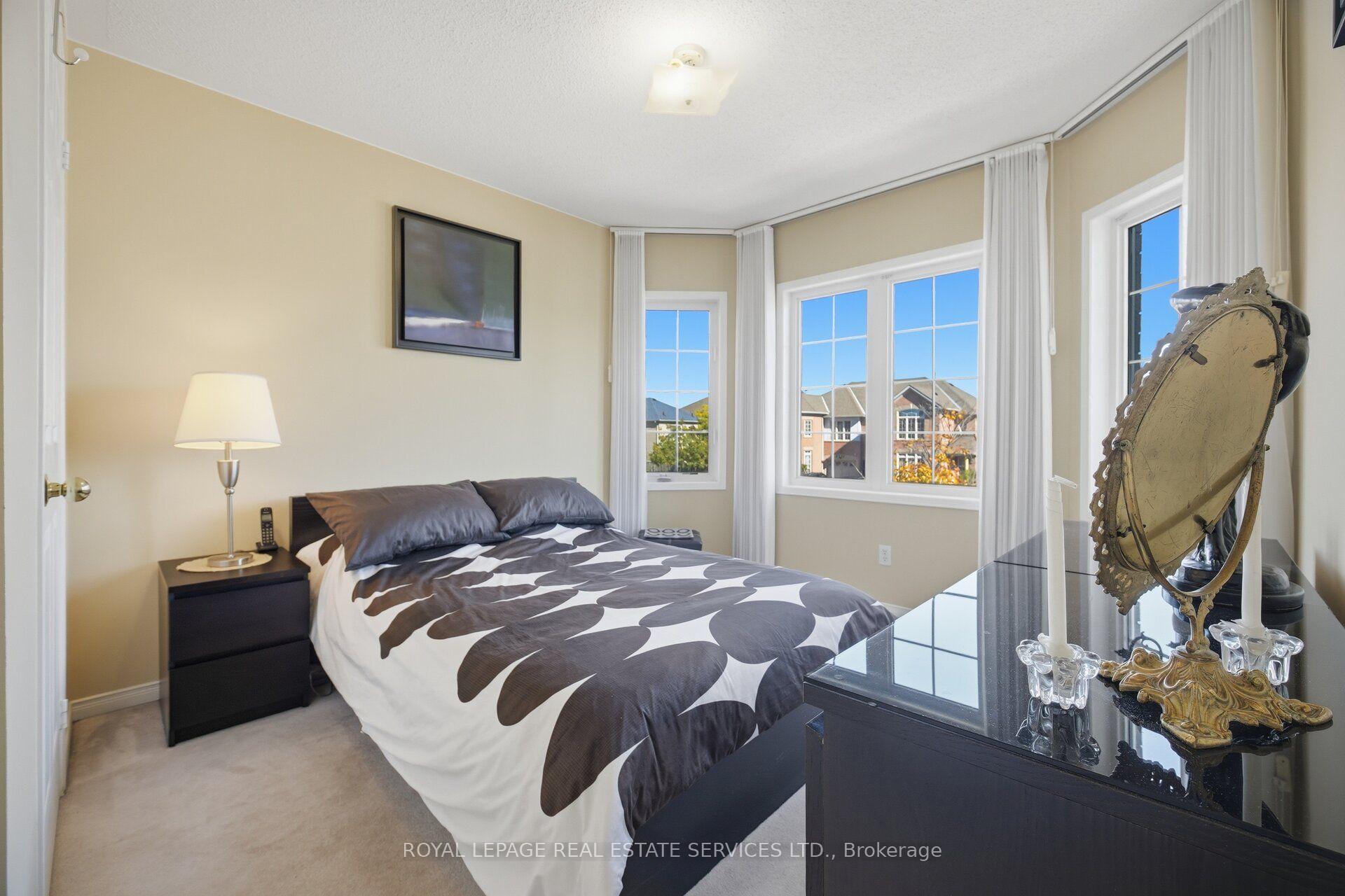 Photo 29 of 2194 Sutton Drive, Burlington, Orchard — HOMEH