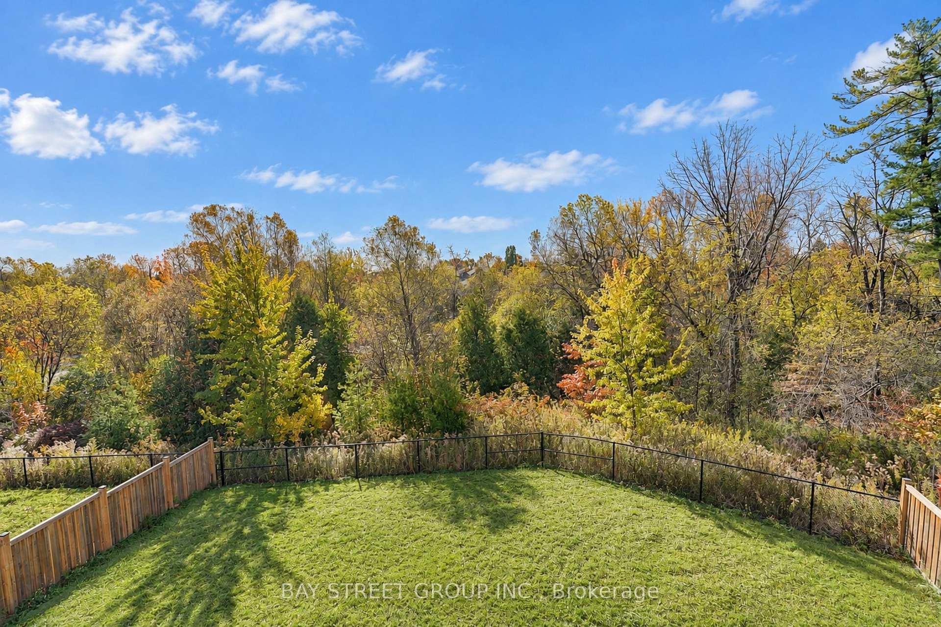 Photo 5 of 11 Leary Crescent, Richmond Hill, Westbrook — HOMEH