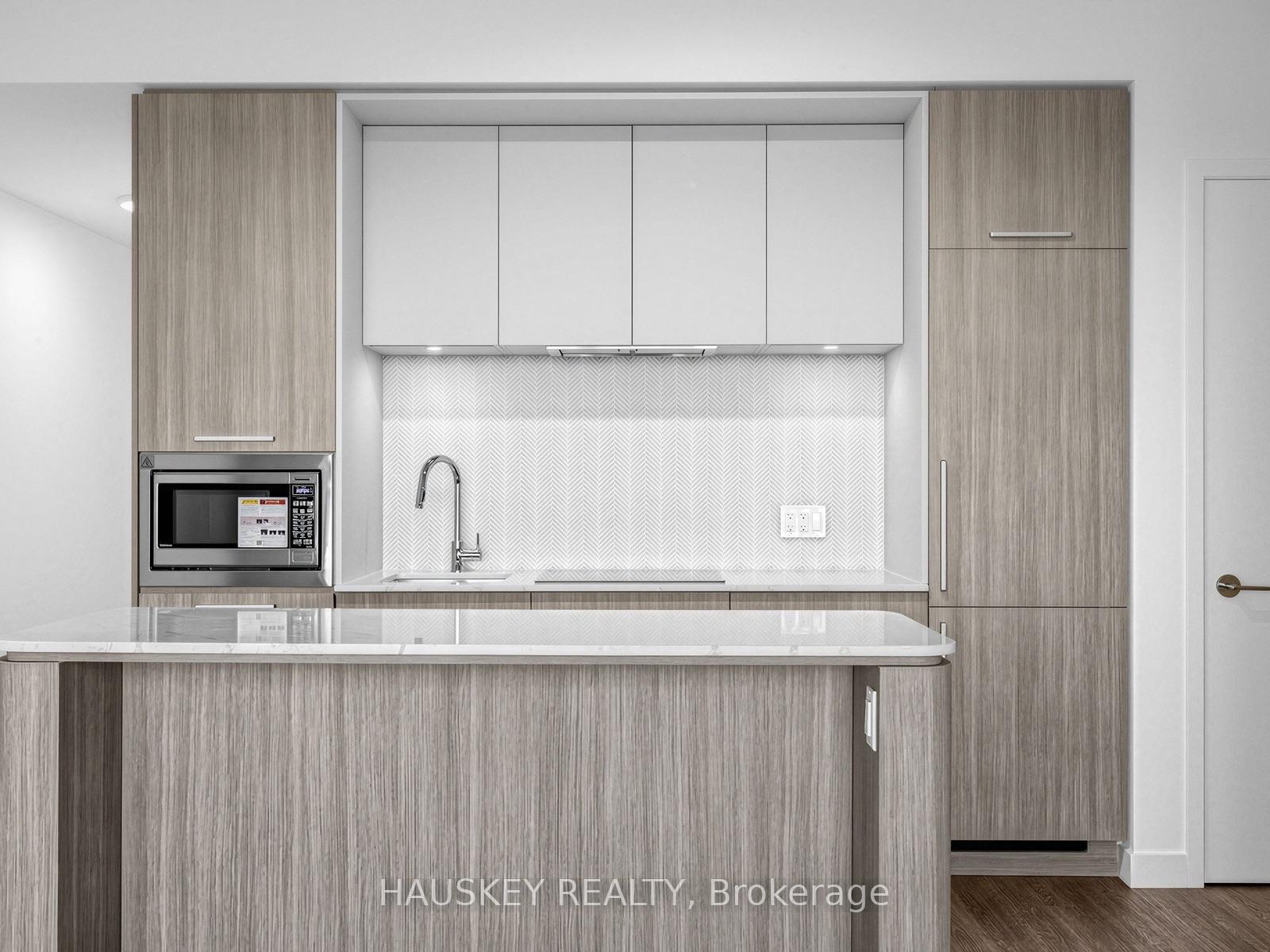 Photo 10 of Unit 603, 180 Alberta Avenue, Toronto, Oakwood Village — HOMEH