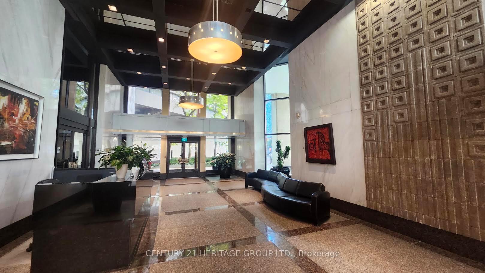 Photo 5 of Unit 1822, 33 Harbour Square, Toronto, Waterfront Communities — HOMEH