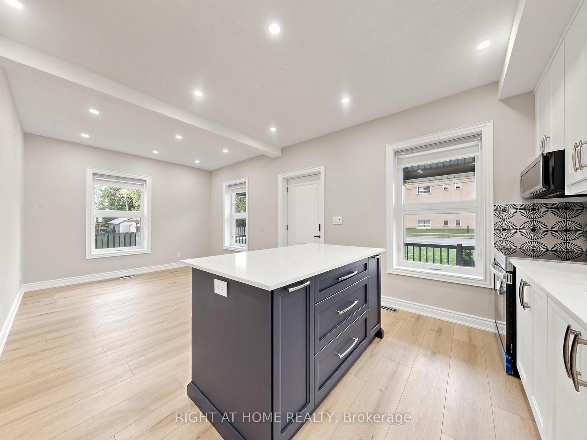 Photo 9 of 97 Park Road N, Oshawa, McLaughlin — HOMEH