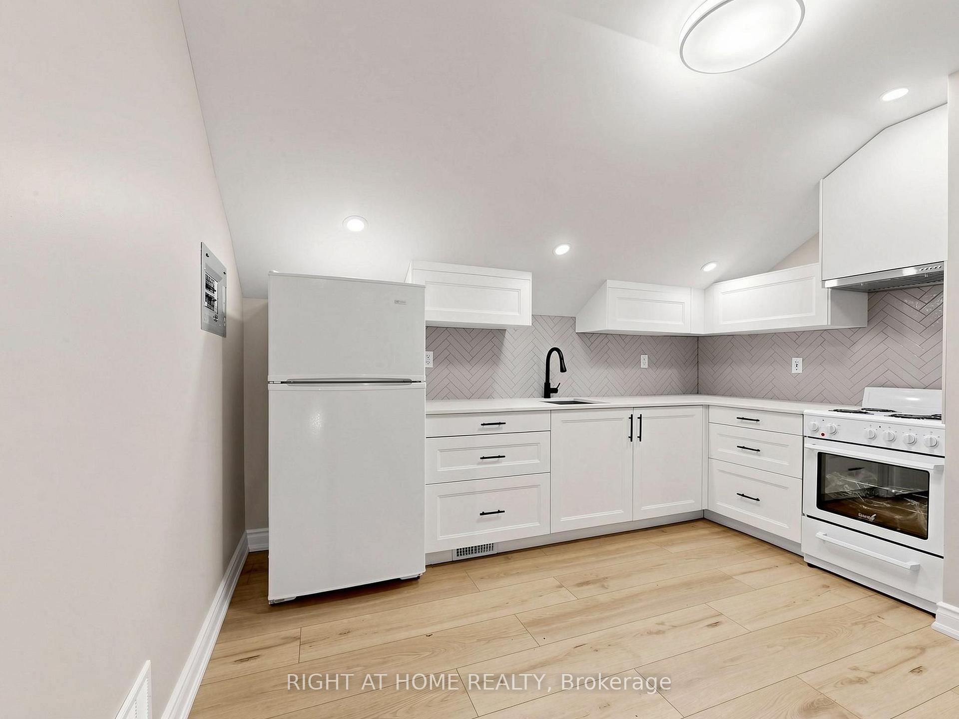 Photo 23 of 97 Park Road N, Oshawa, McLaughlin — HOMEH