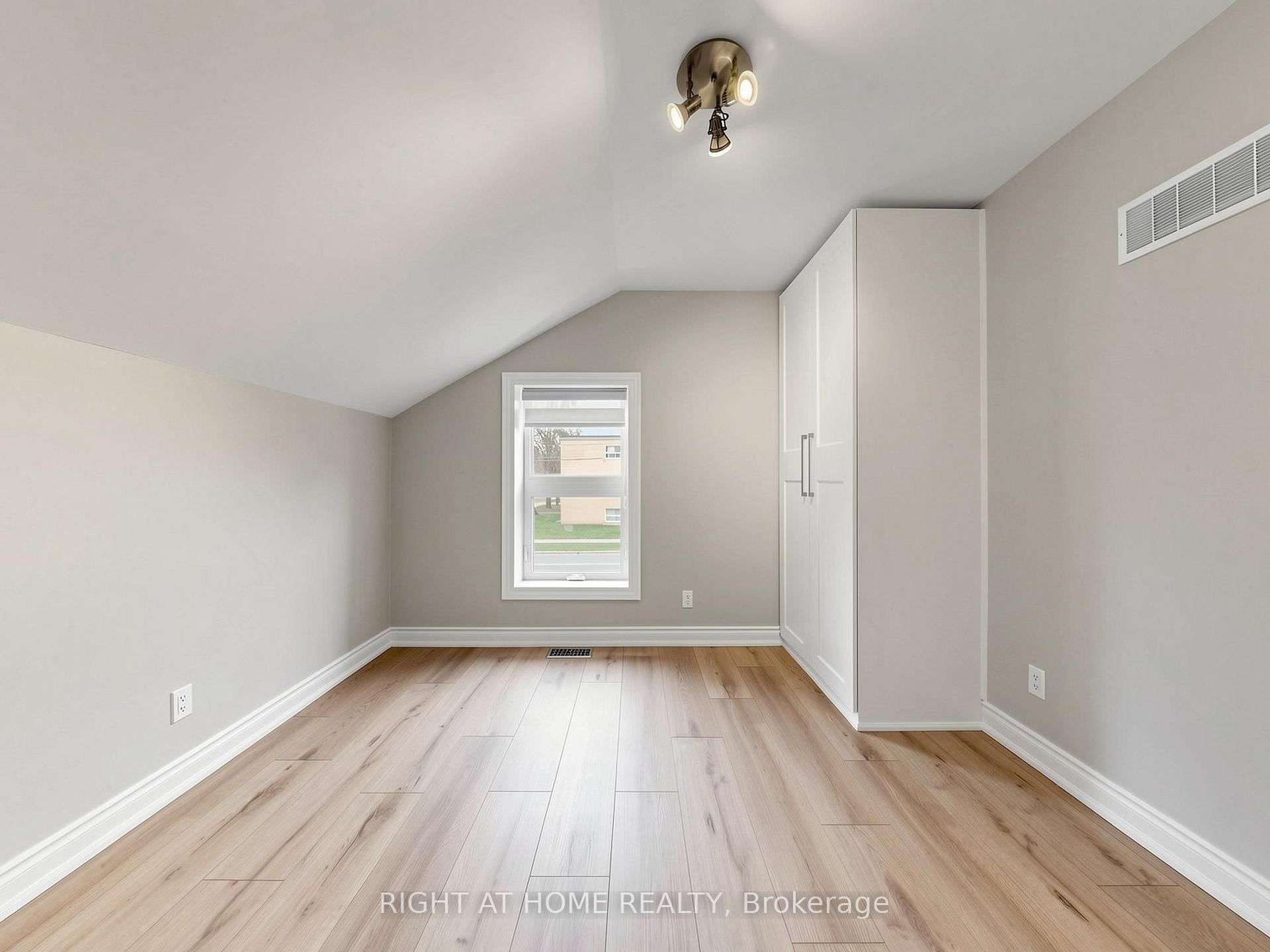 Photo 27 of 97 Park Road N, Oshawa, McLaughlin — HOMEH