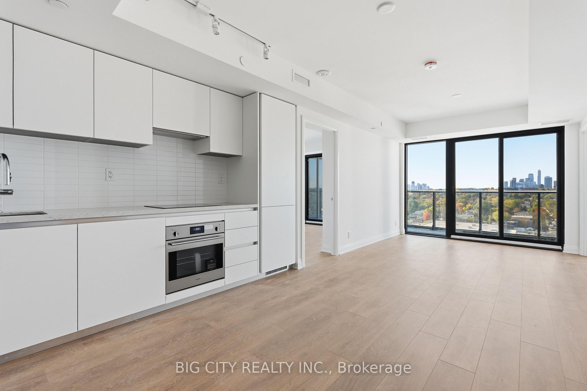 Photo 3 of Unit 1303, 25 Frederick Todd Way, Toronto, Thorncliffe Park — HOMEH