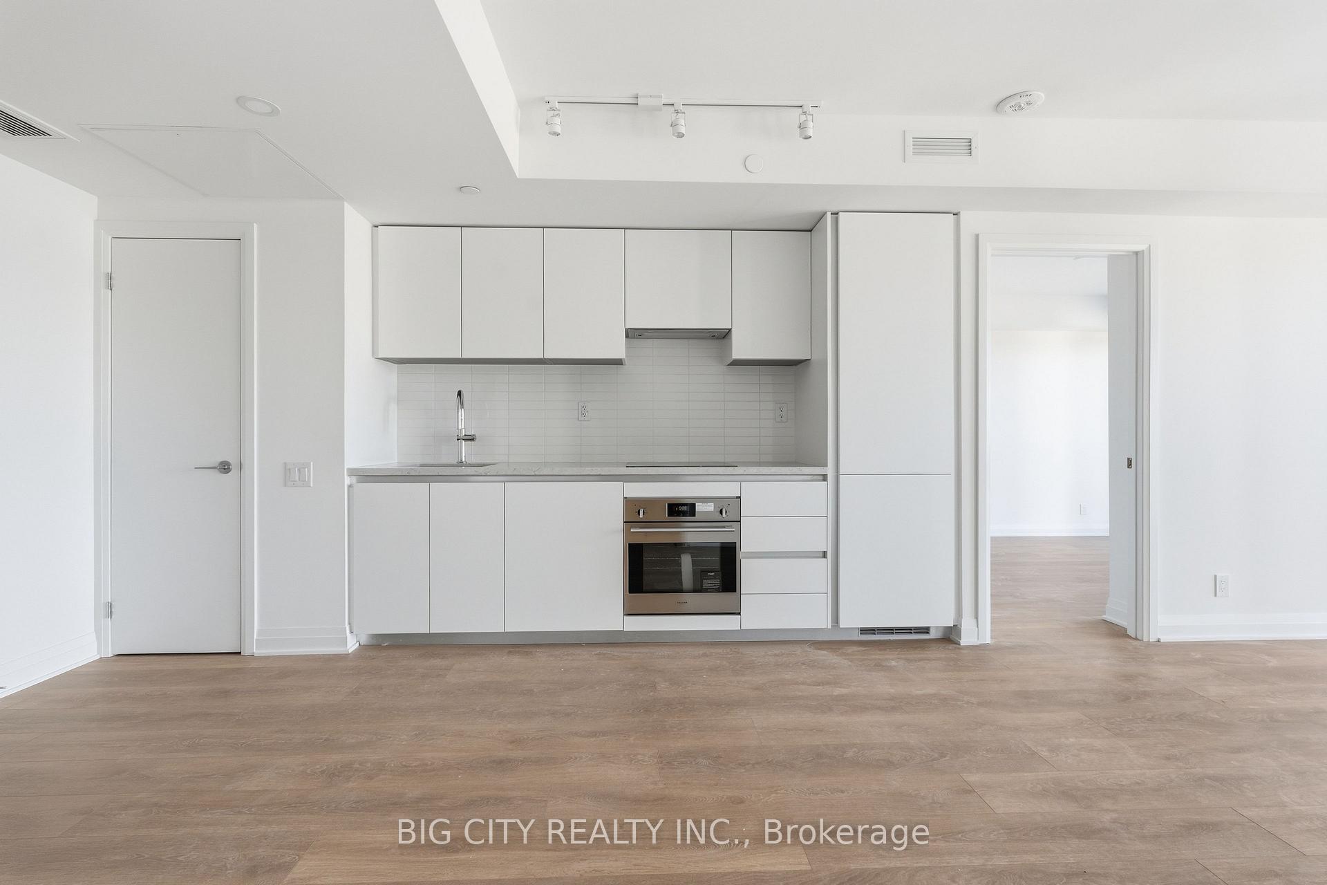 Photo 4 of Unit 1303, 25 Frederick Todd Way, Toronto, Thorncliffe Park — HOMEH