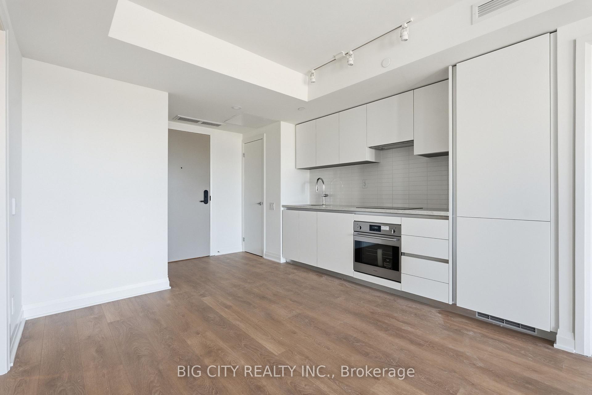 Photo 5 of Unit 1303, 25 Frederick Todd Way, Toronto, Thorncliffe Park — HOMEH