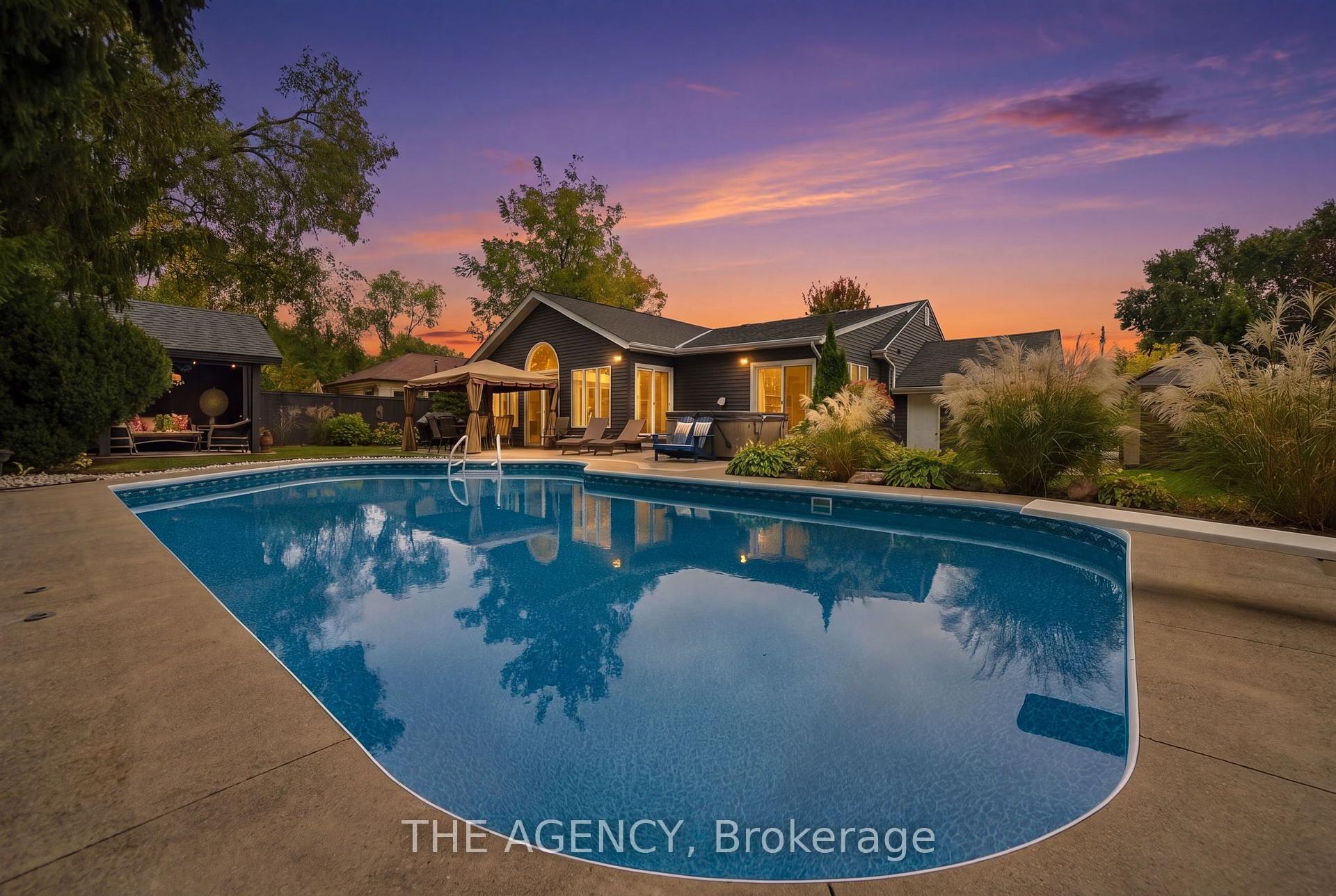 Photo 1 of 2101 Edinburgh Drive, Burlington, Brant — HOMEH