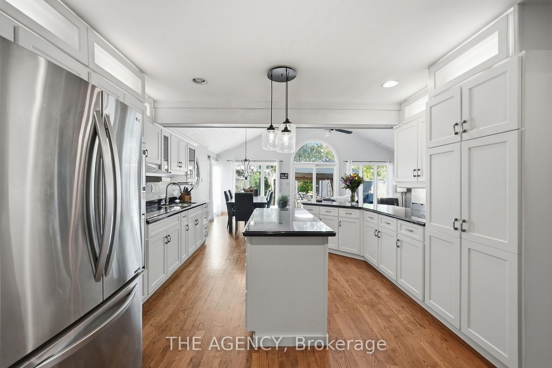 Photo 5 of 2101 Edinburgh Drive, Burlington, Brant — HOMEH
