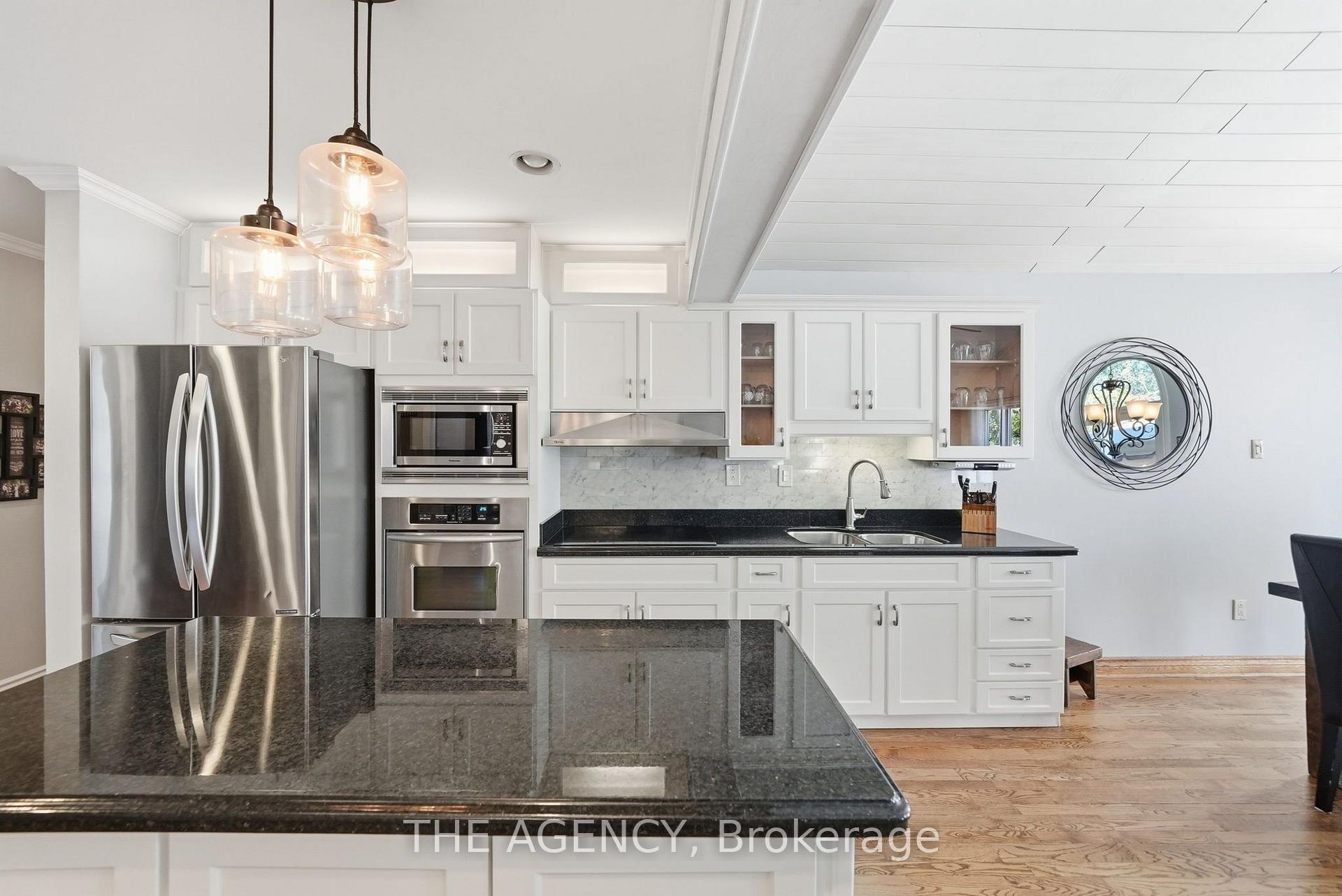 Photo 6 of 2101 Edinburgh Drive, Burlington, Brant — HOMEH