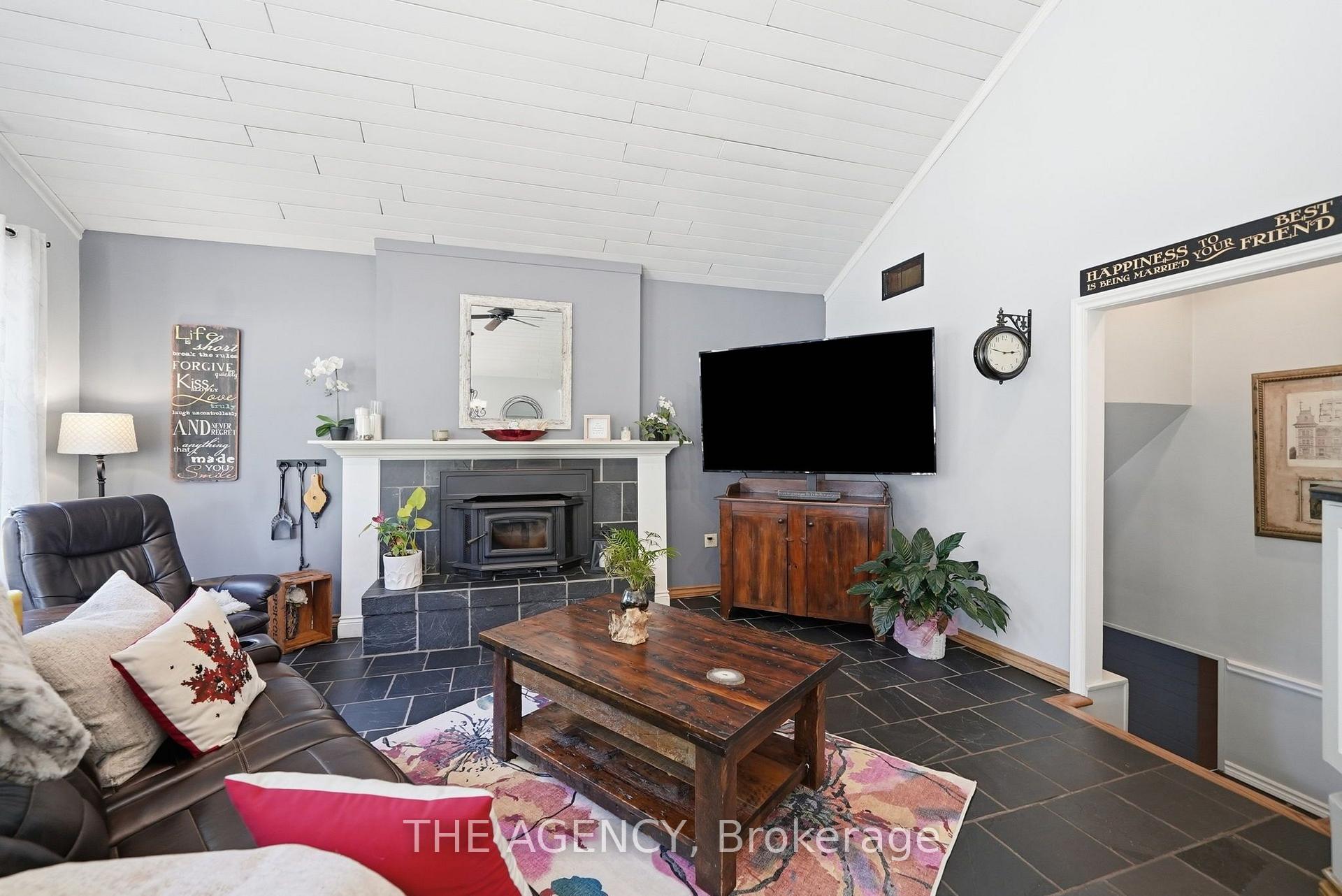 Photo 10 of 2101 Edinburgh Drive, Burlington, Brant — HOMEH