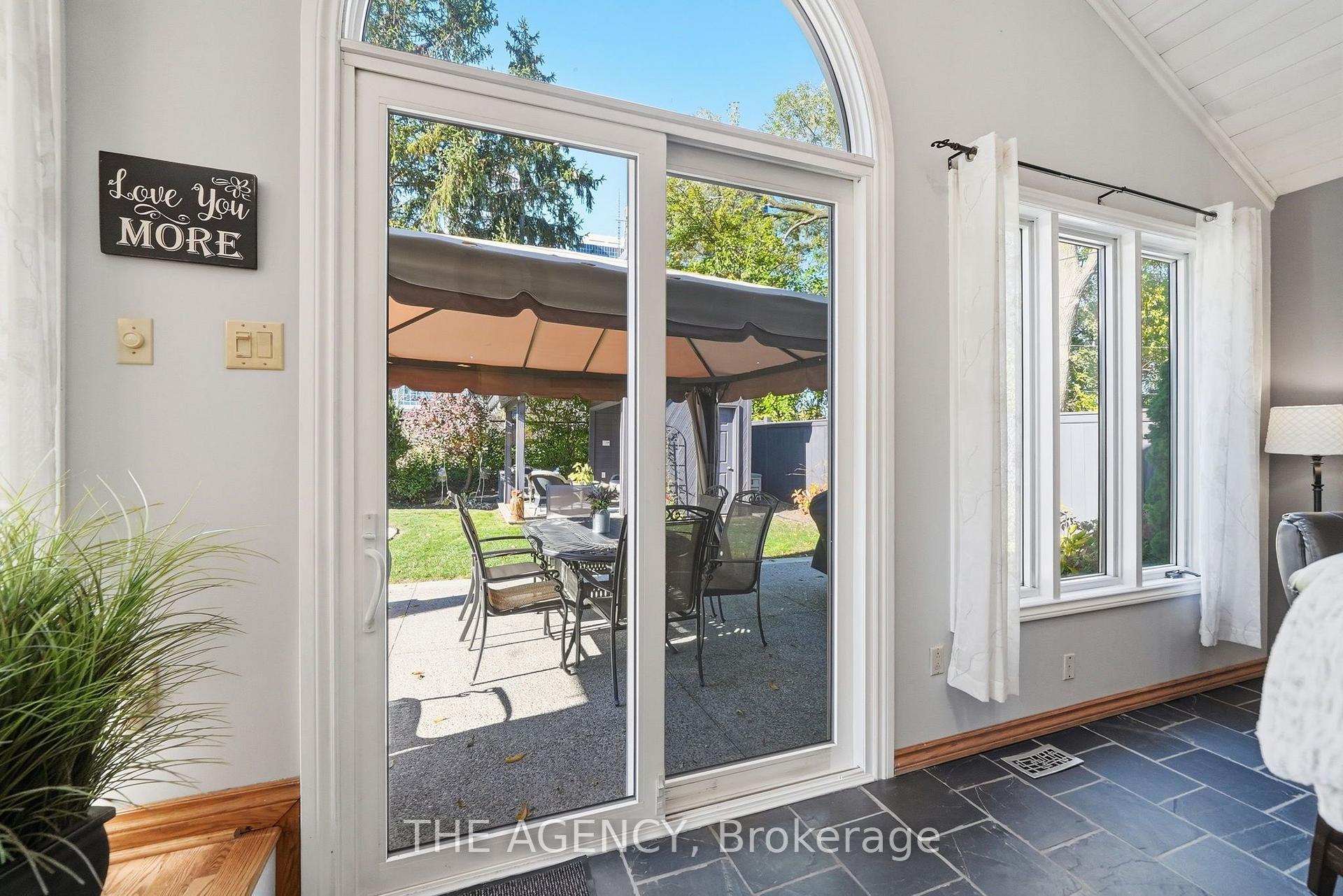 Photo 13 of 2101 Edinburgh Drive, Burlington, Brant — HOMEH