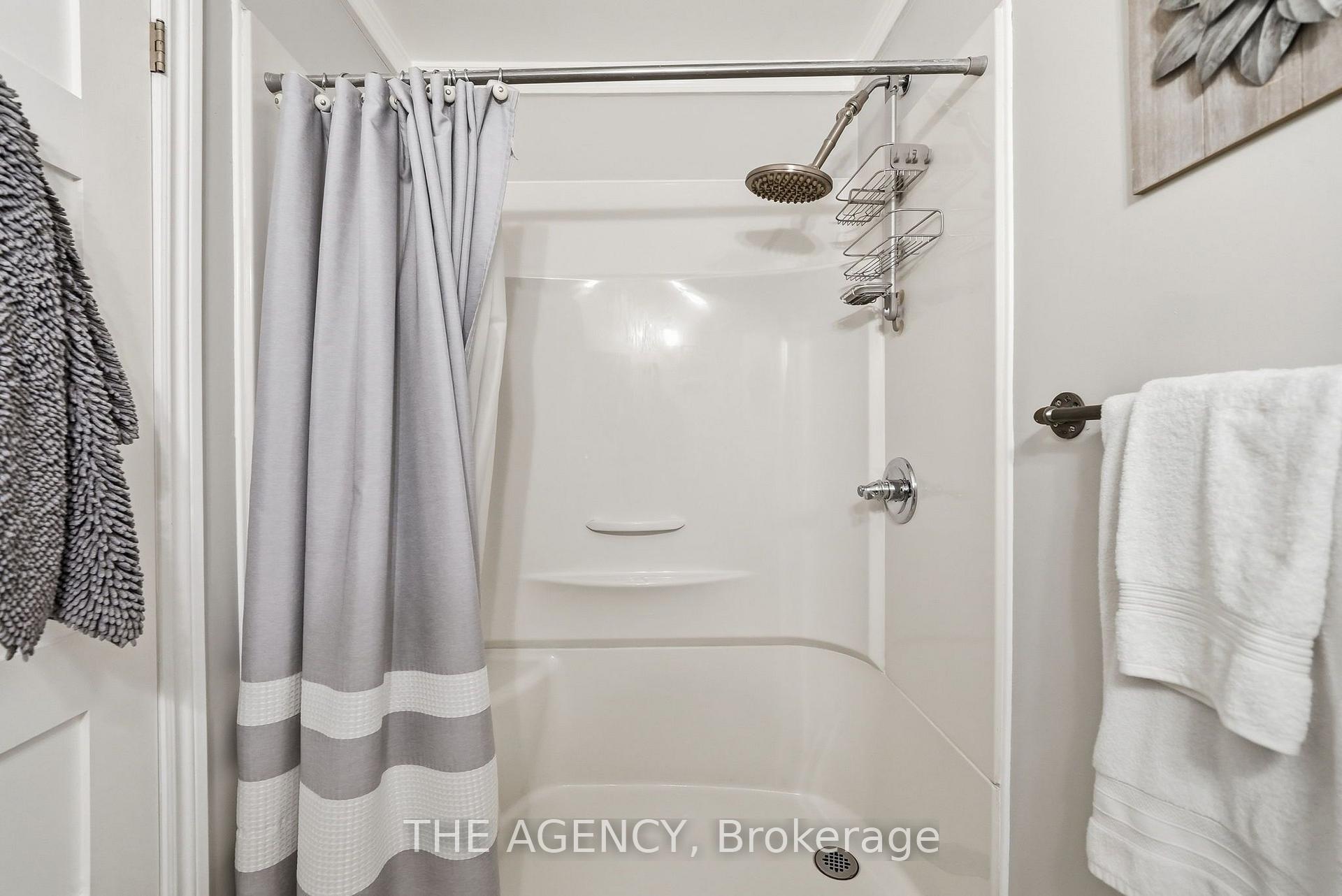 Photo 19 of 2101 Edinburgh Drive, Burlington, Brant — HOMEH