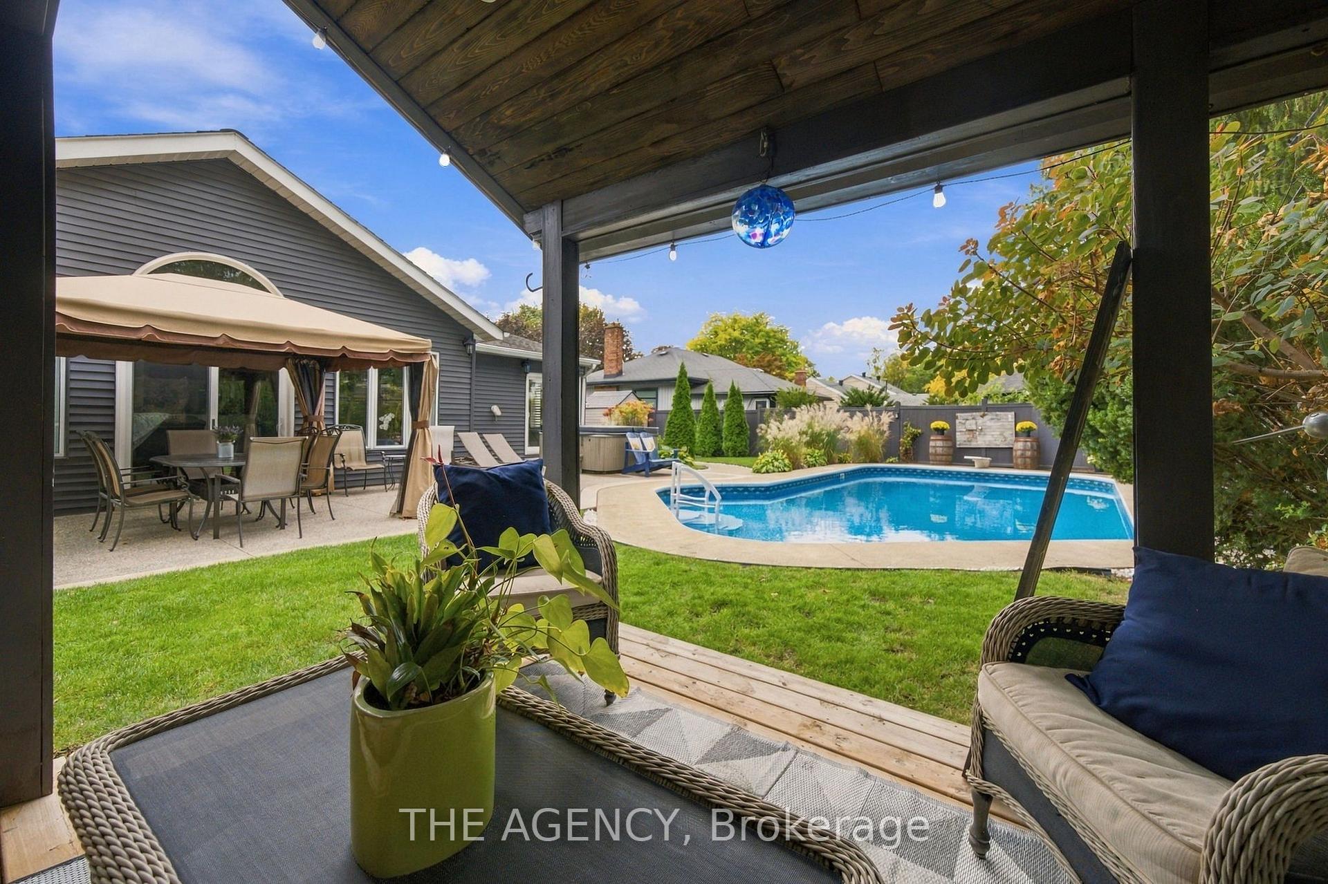 Photo 31 of 2101 Edinburgh Drive, Burlington, Brant — HOMEH
