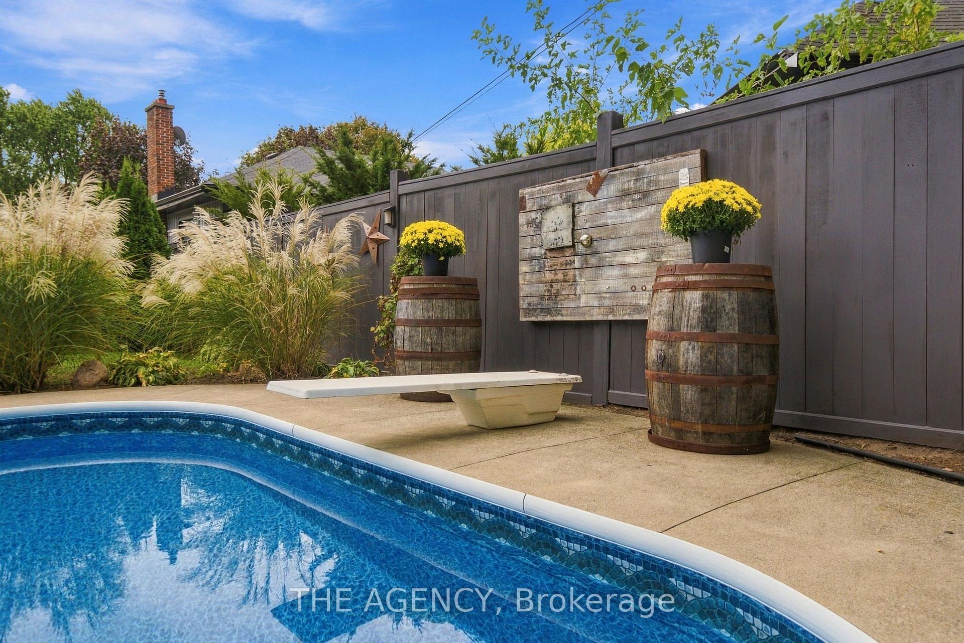 Photo 34 of 2101 Edinburgh Drive, Burlington, Brant — HOMEH