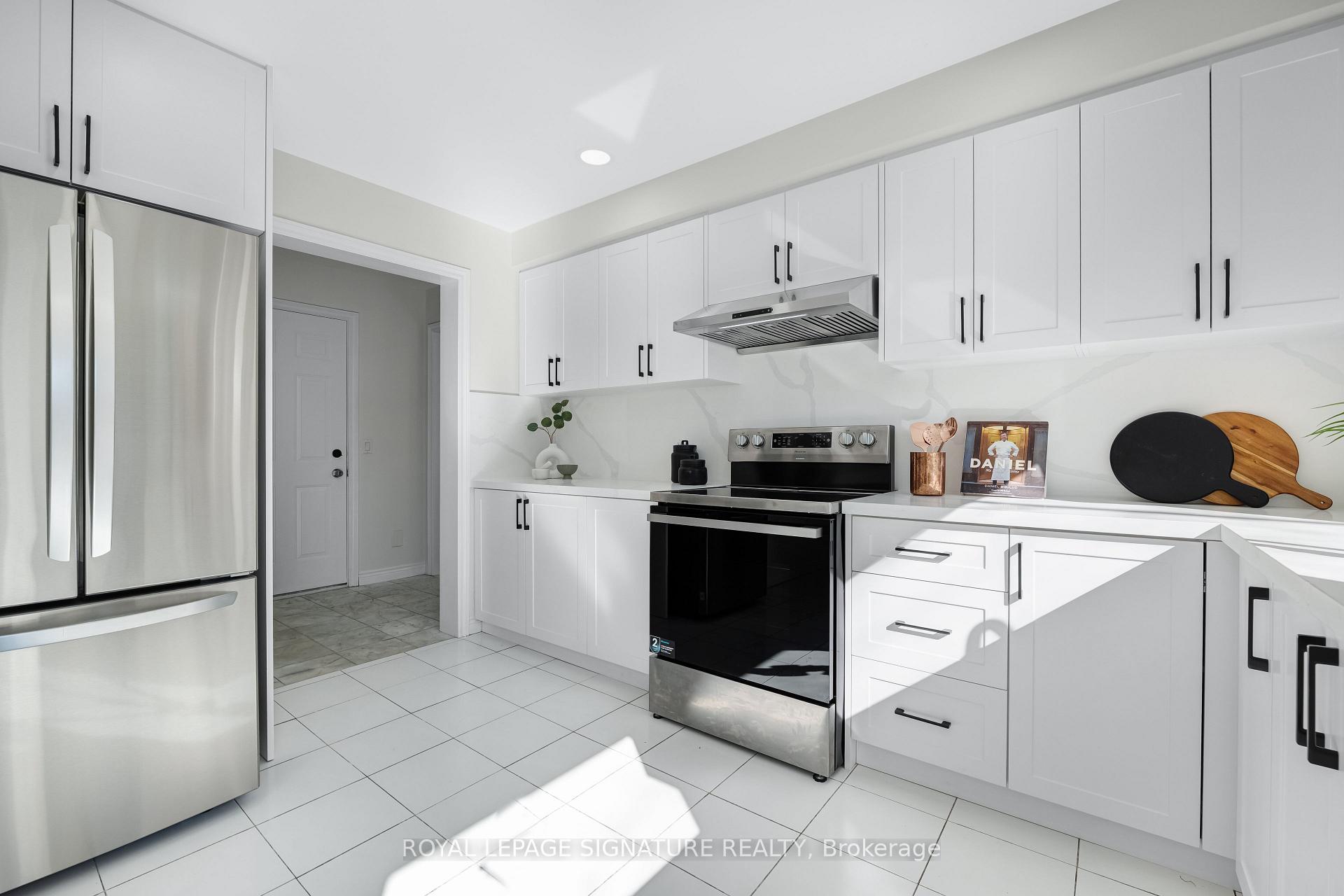 Photo 9 of 5 Patrick Boulevard, North York, Pleasant View — HOMEH