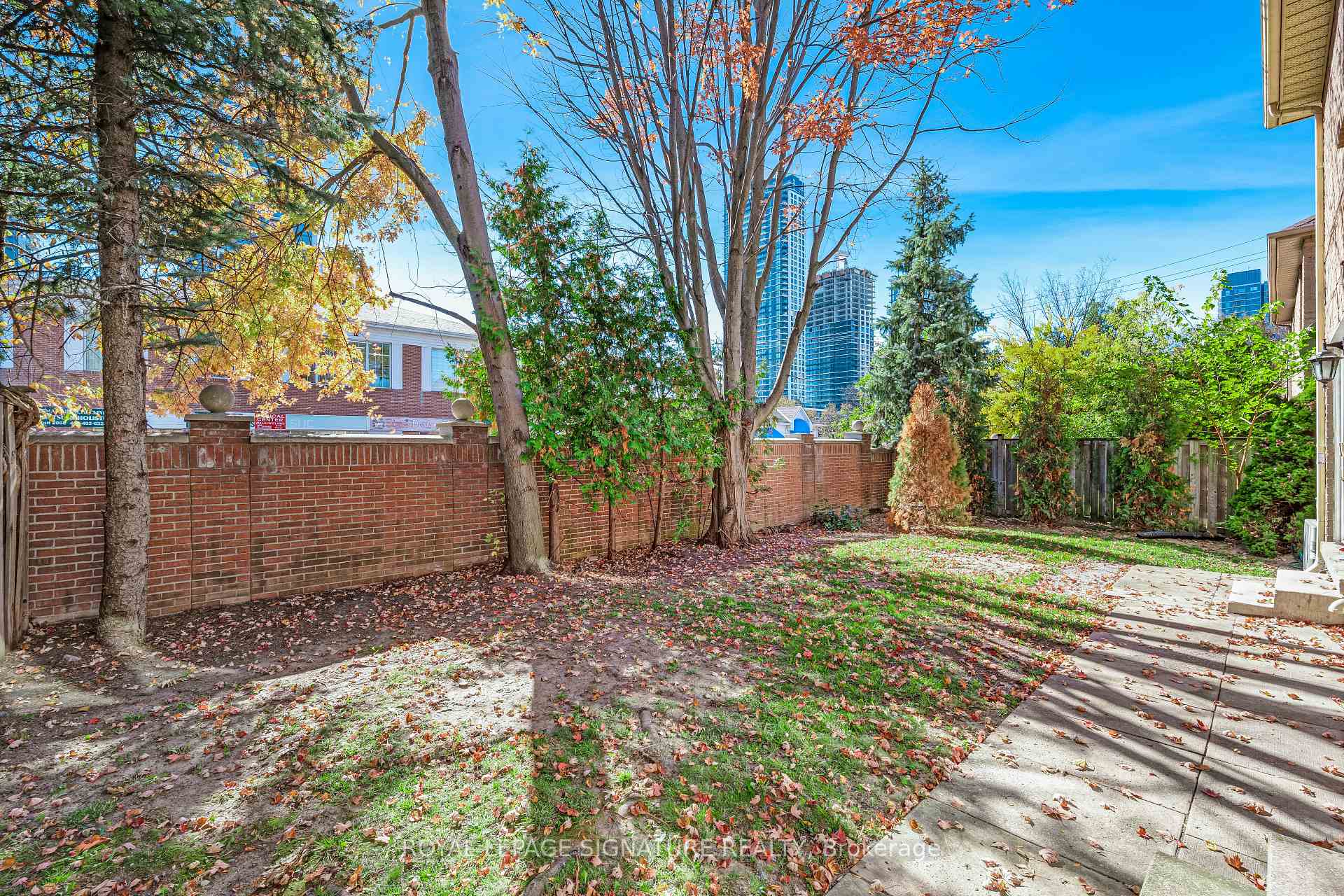 Photo 37 of 5 Patrick Boulevard, North York, Pleasant View — HOMEH