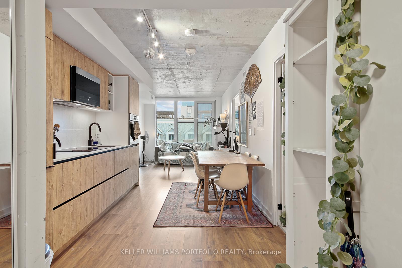 Photo 4 of Unit 603, 2 Augusta Avenue, Toronto, Waterfront Communities — HOMEH