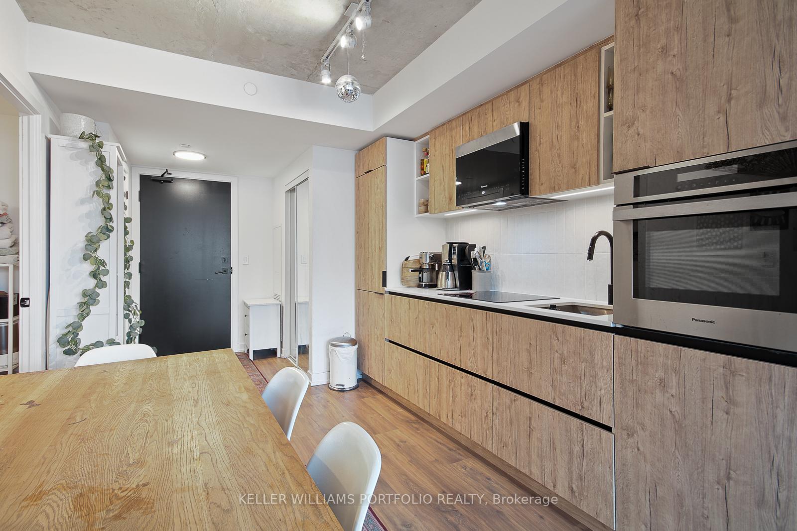Photo 7 of Unit 603, 2 Augusta Avenue, Toronto, Waterfront Communities — HOMEH