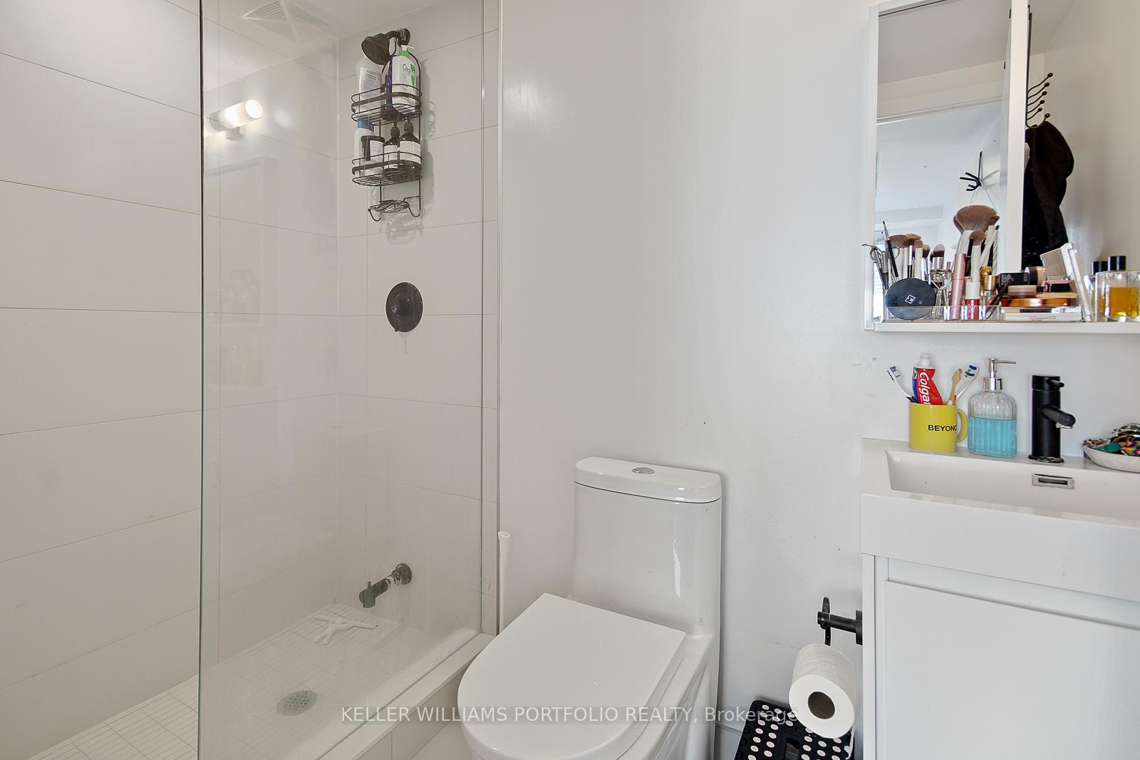 Photo 17 of Unit 603, 2 Augusta Avenue, Toronto, Waterfront Communities — HOMEH