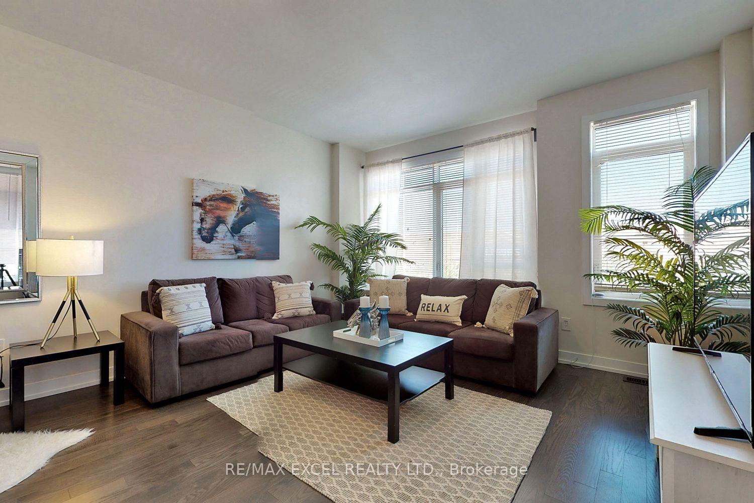 Photo 12 of 46 Troon Avenue, Vaughan, Rural Vaughan — HOMEH