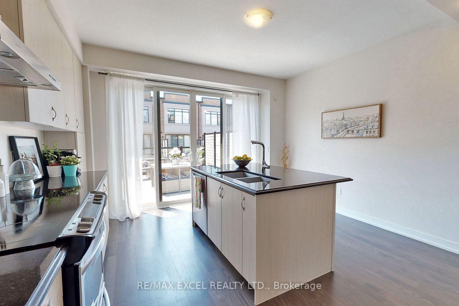 Photo 20 of 46 Troon Avenue, Vaughan, Rural Vaughan — HOMEH