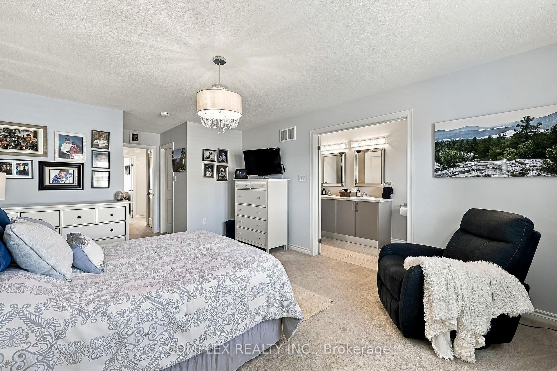 Photo 28 of 61 Lyle Drive, Clarington, Bowmanville — HOMEH
