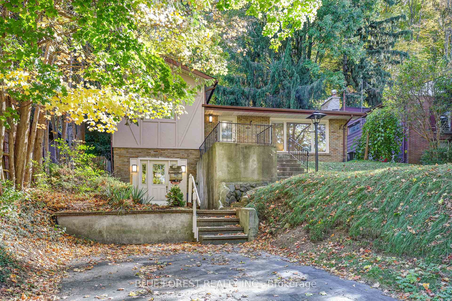 Photo 4 of 786 Springbank Drive, London, South C — HOMEH