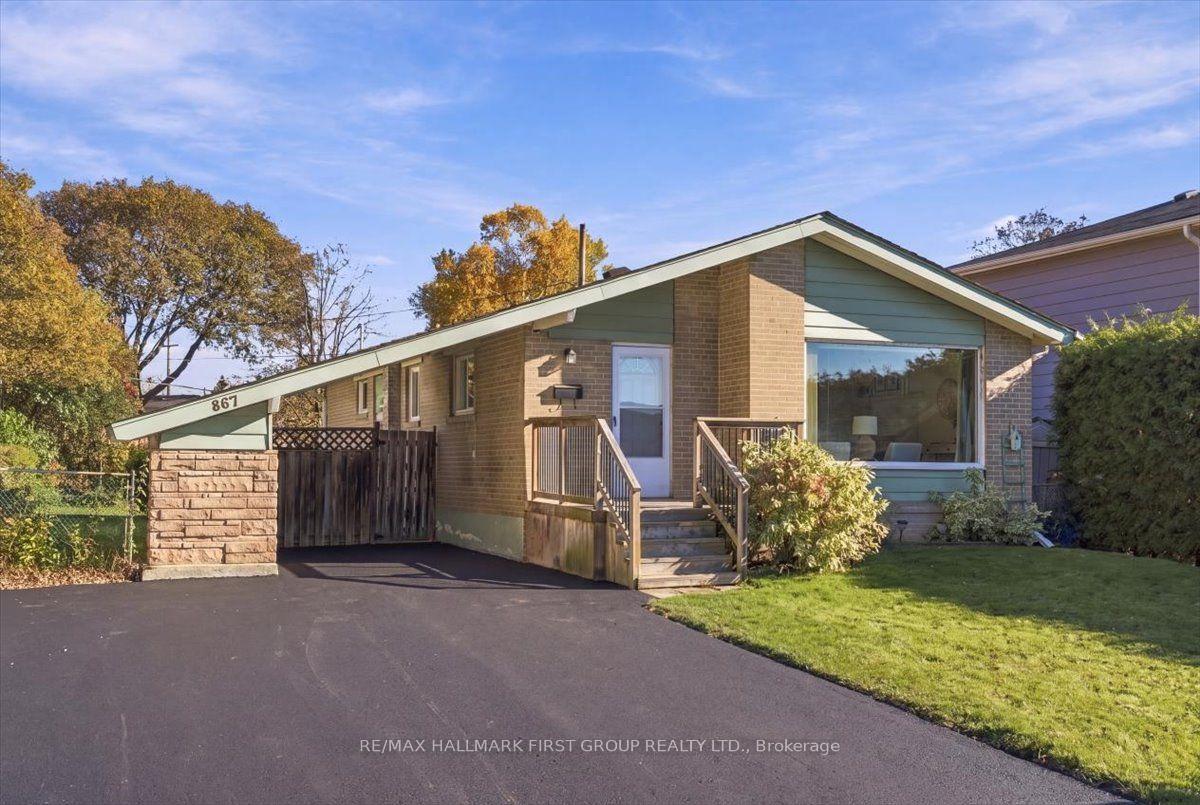 Photo 2 of 867 Chapleau Drive, Pickering, Bay Ridges — HOMEH