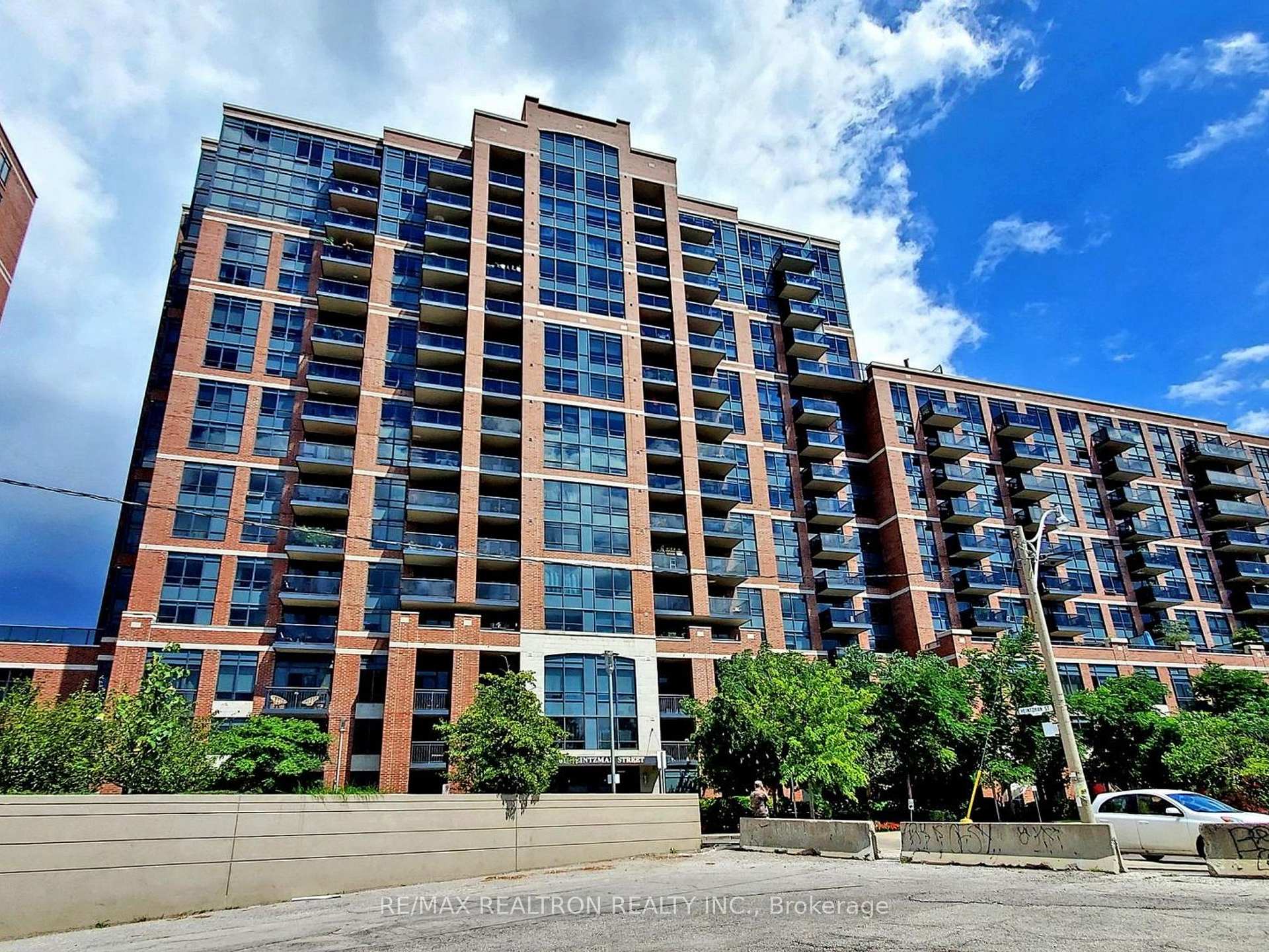 Photo 2 of Unit PH1610, 61 Heintzman Street, Toronto, Junction Area — HOMEH