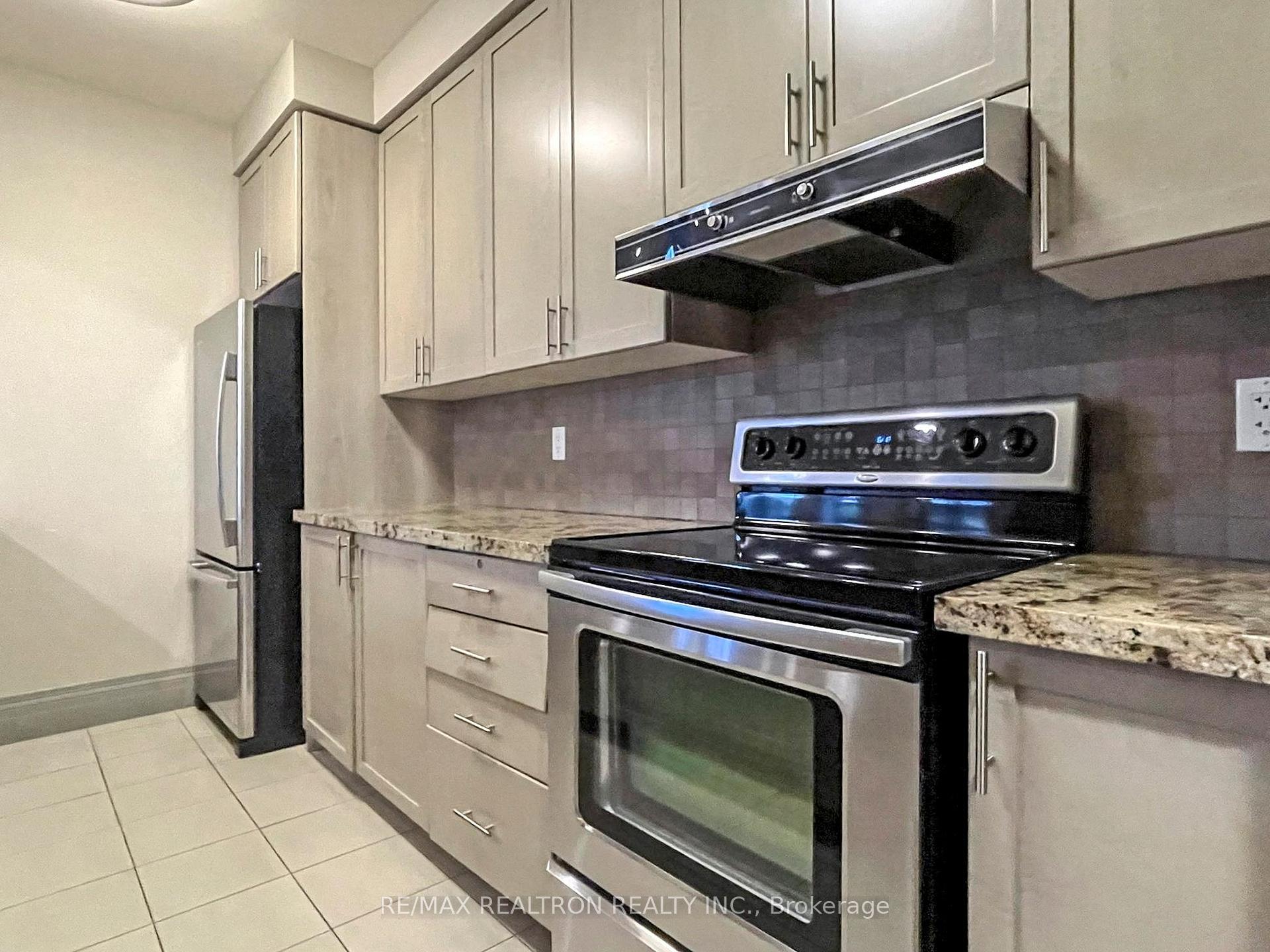 Photo 12 of Unit PH1610, 61 Heintzman Street, Toronto, Junction Area — HOMEH