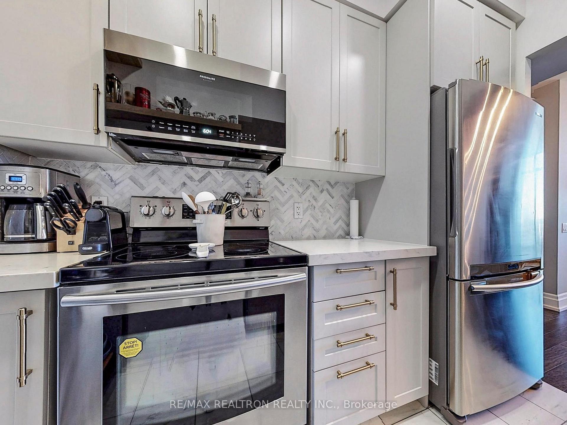 Photo 14 of Unit PH1610, 61 Heintzman Street, Toronto, Junction Area — HOMEH