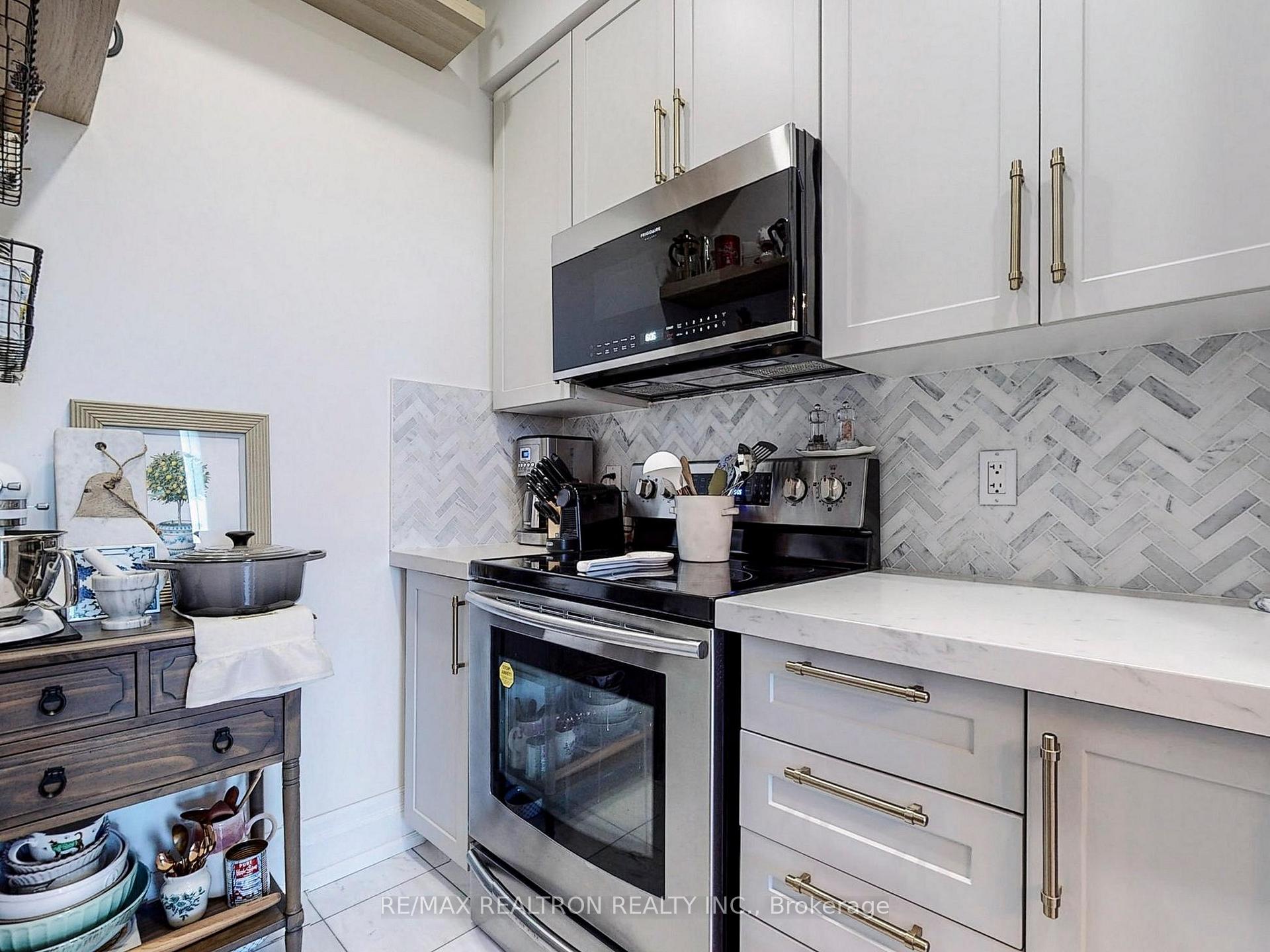 Photo 15 of Unit PH1610, 61 Heintzman Street, Toronto, Junction Area — HOMEH