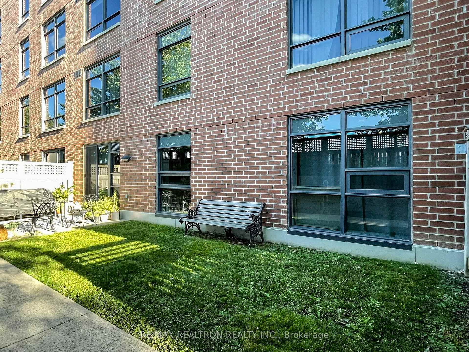 Photo 45 of Unit PH1610, 61 Heintzman Street, Toronto, Junction Area — HOMEH
