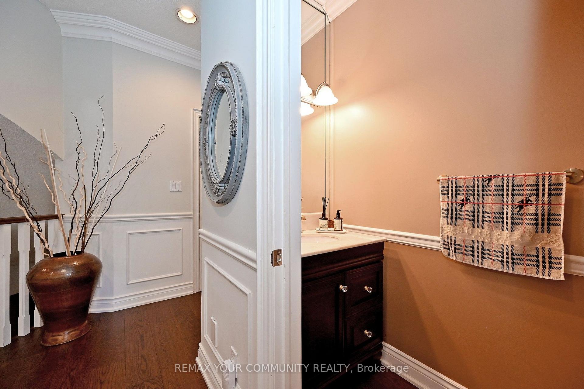 Photo 5 of 73 Sprucewood Drive E, Markham, Thornhill — HOMEH