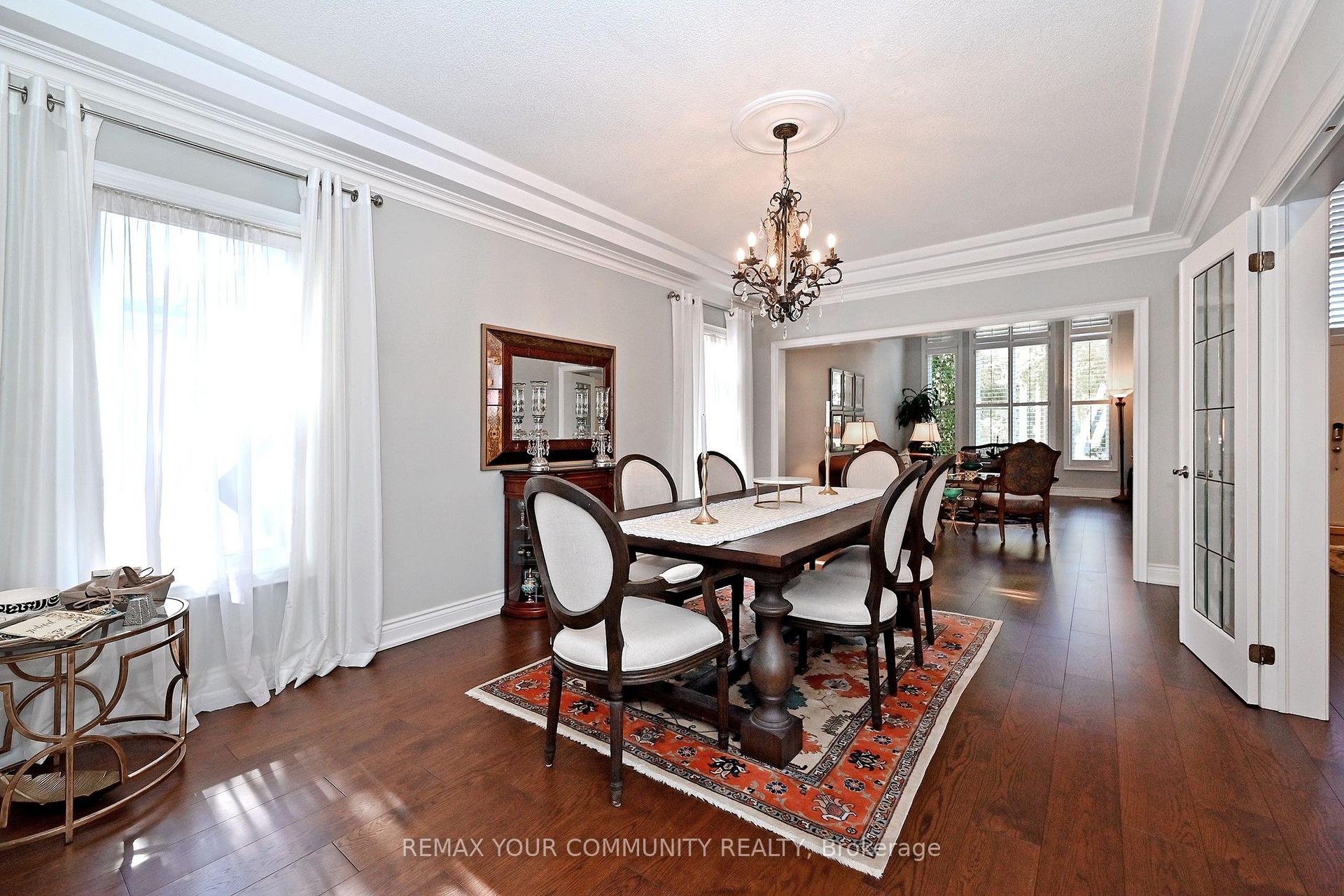 Photo 8 of 73 Sprucewood Drive E, Markham, Thornhill — HOMEH