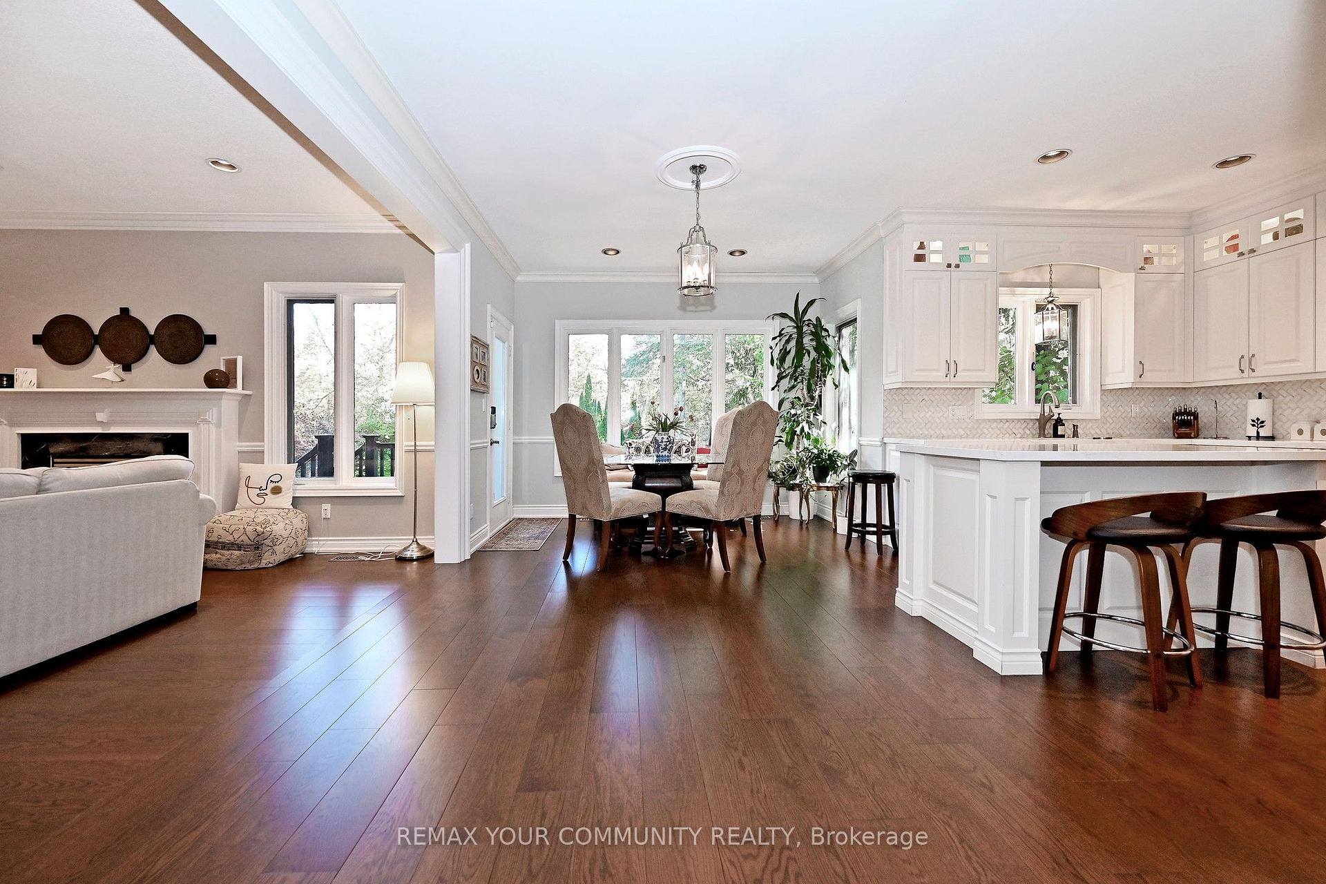 Photo 10 of 73 Sprucewood Drive E, Markham, Thornhill — HOMEH