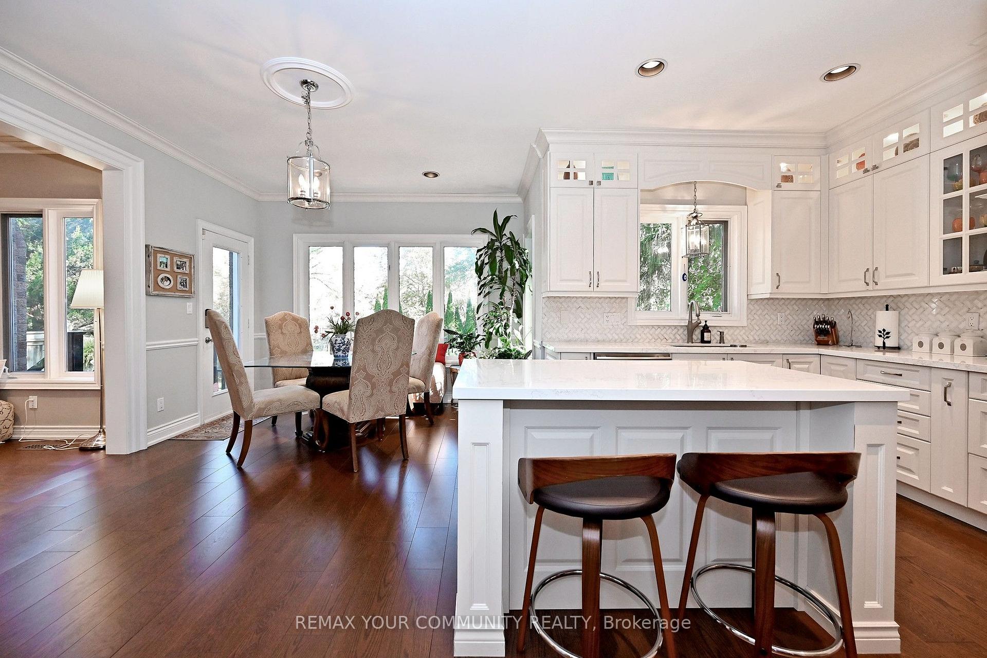 Photo 11 of 73 Sprucewood Drive E, Markham, Thornhill — HOMEH