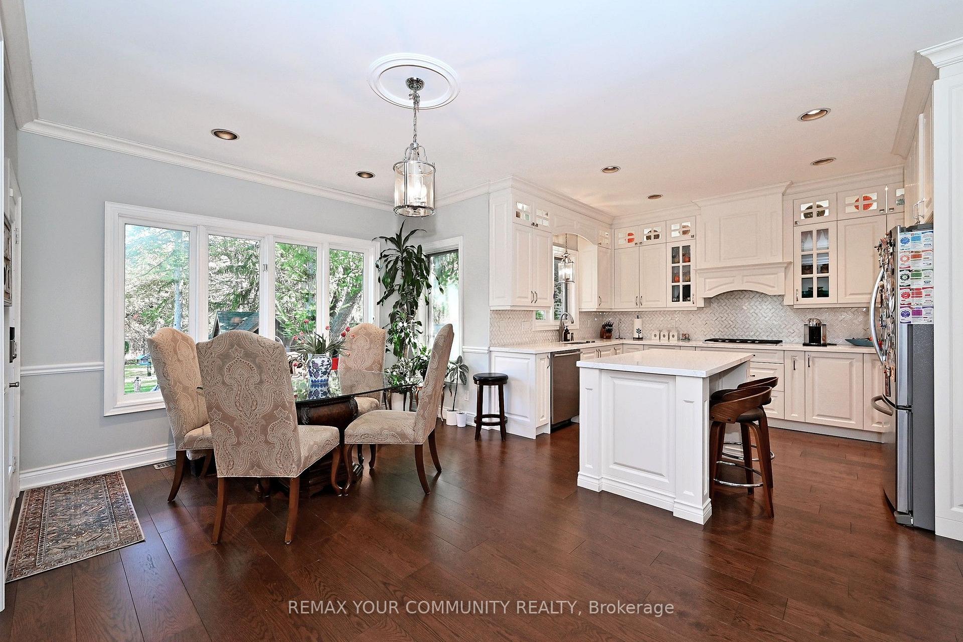 Photo 12 of 73 Sprucewood Drive E, Markham, Thornhill — HOMEH