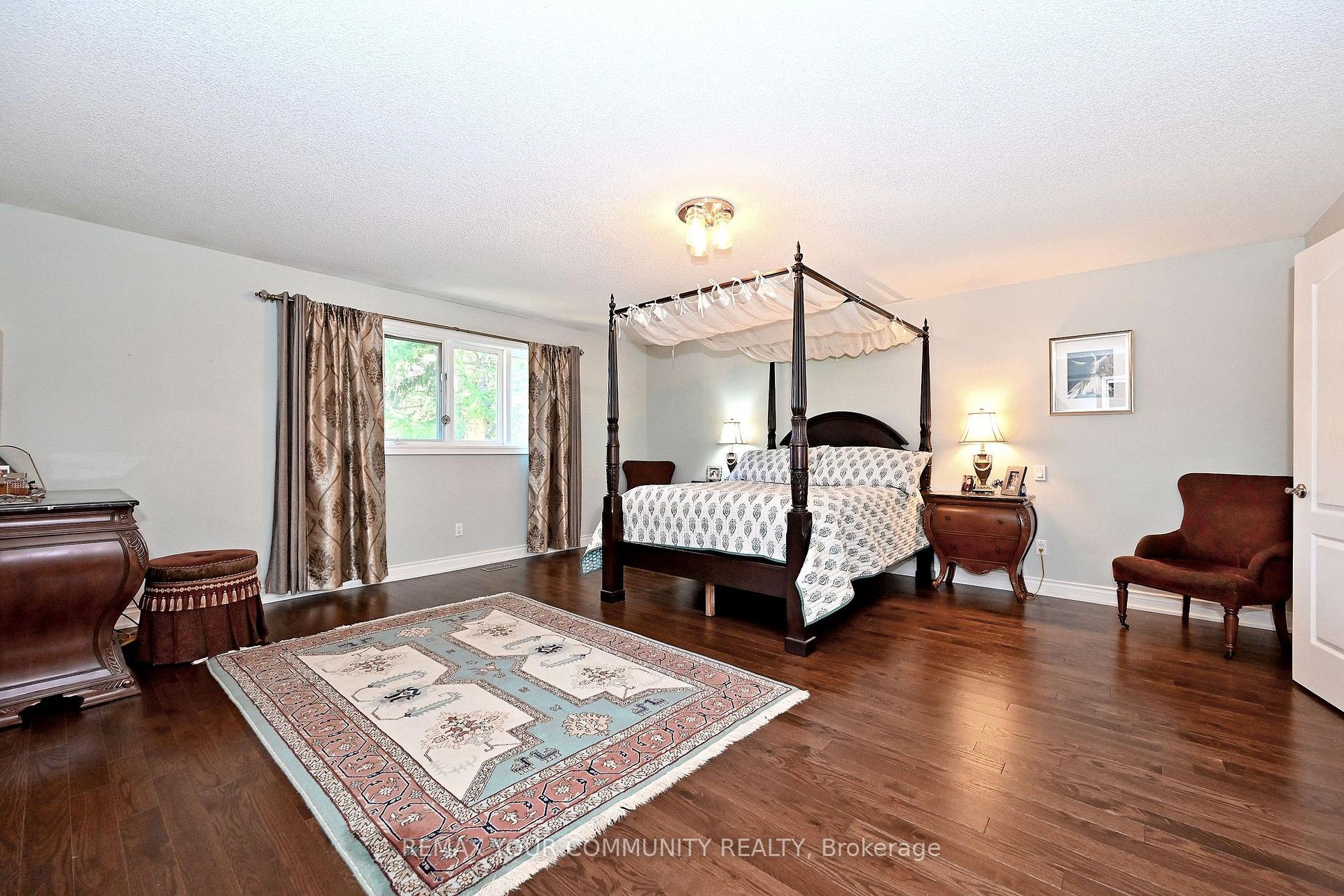 Photo 22 of 73 Sprucewood Drive E, Markham, Thornhill — HOMEH