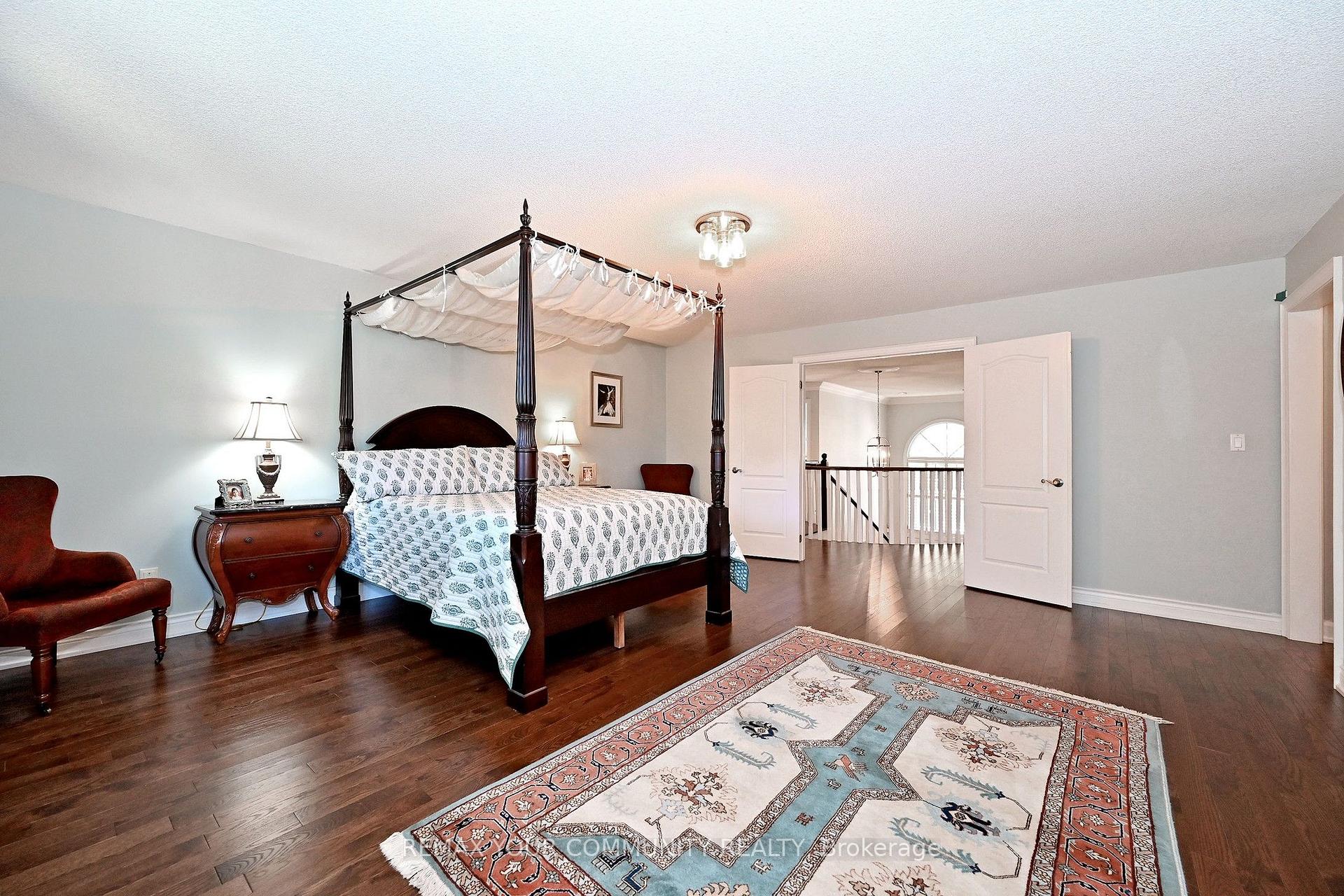 Photo 23 of 73 Sprucewood Drive E, Markham, Thornhill — HOMEH