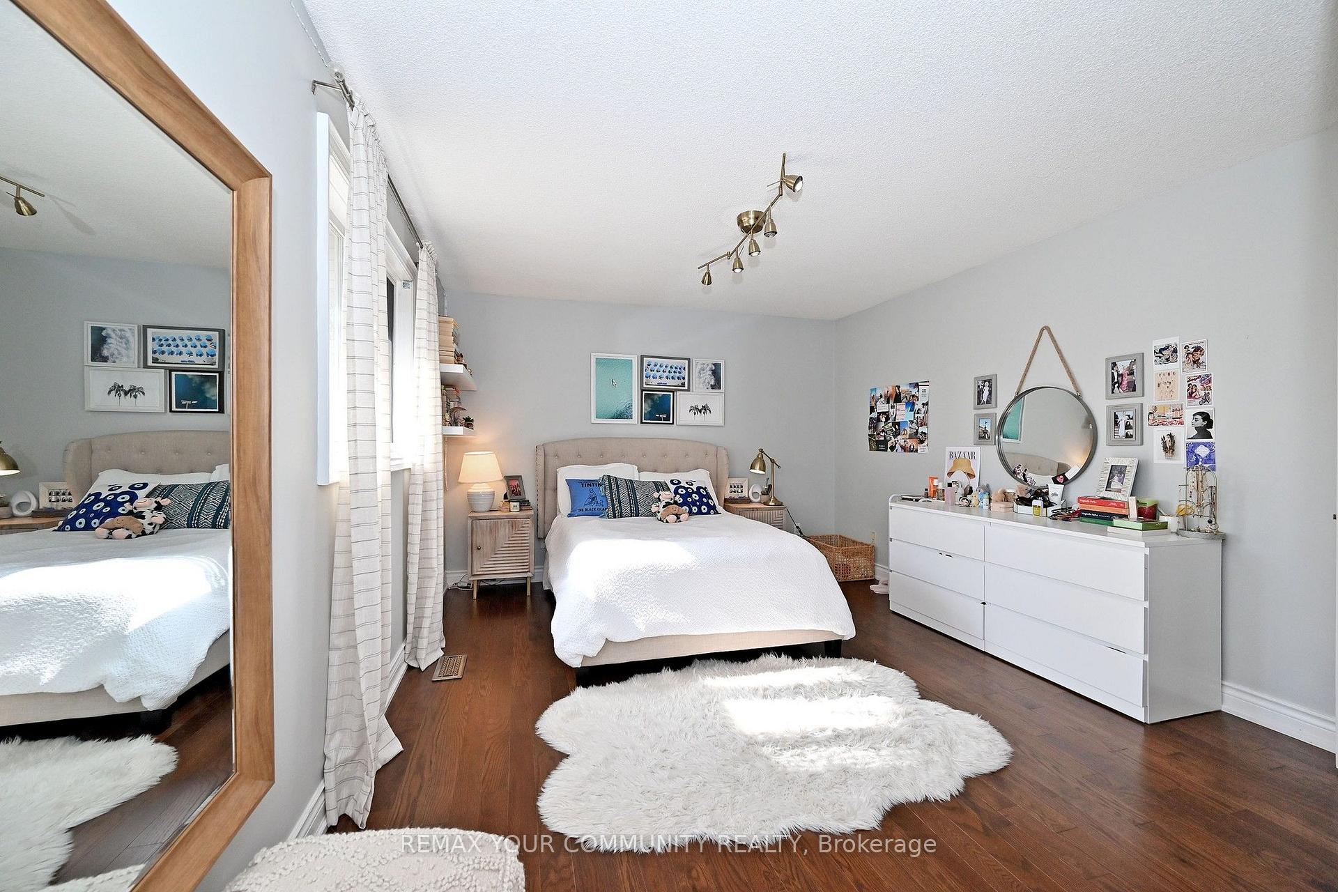 Photo 26 of 73 Sprucewood Drive E, Markham, Thornhill — HOMEH