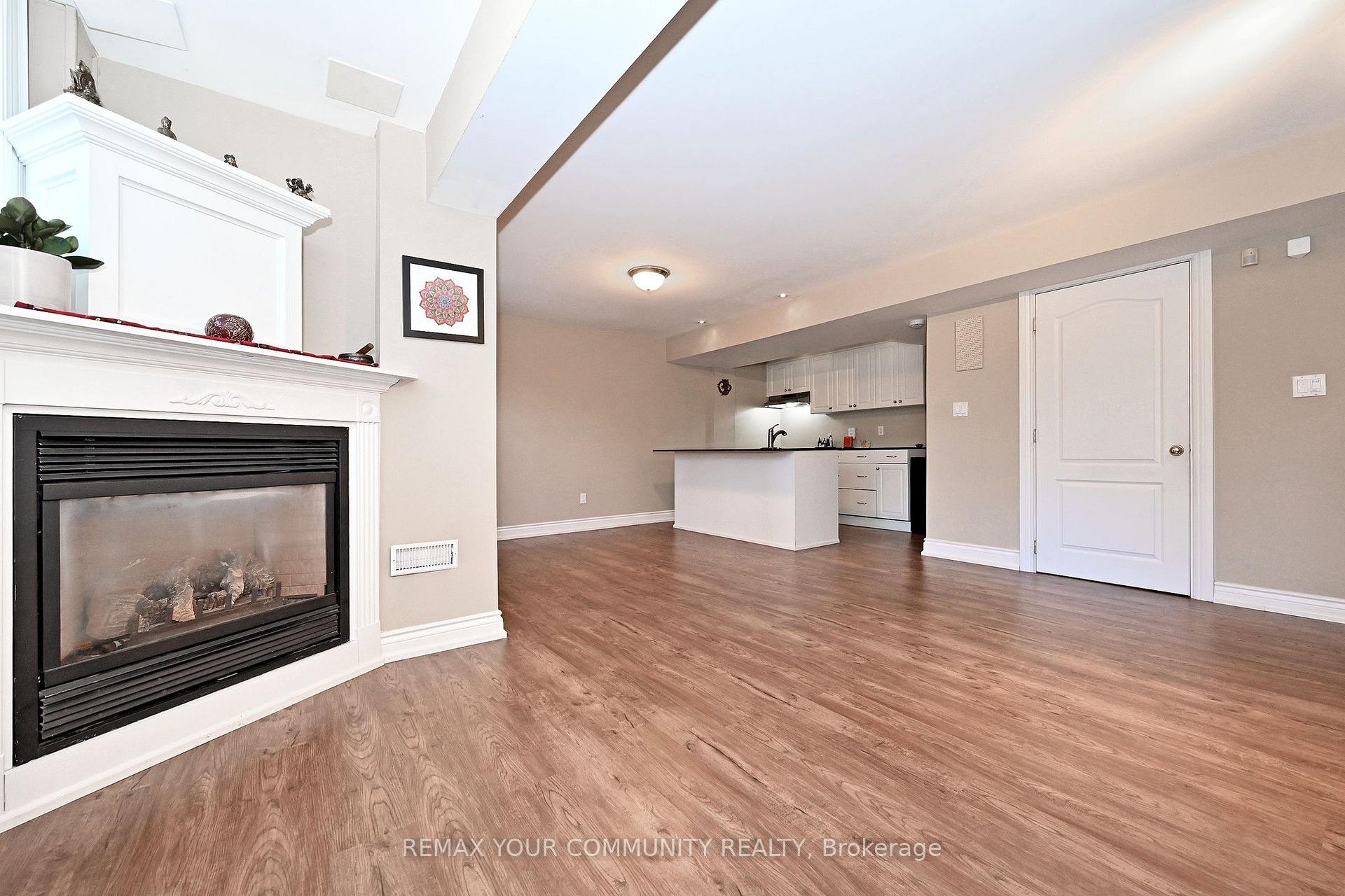 Photo 35 of 73 Sprucewood Drive E, Markham, Thornhill — HOMEH