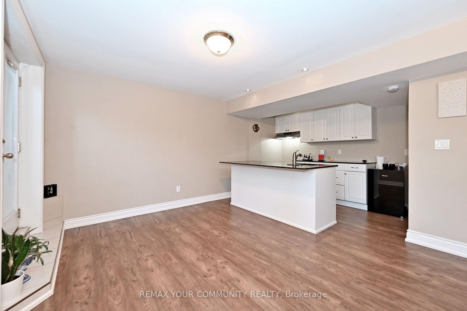Photo 36 of 73 Sprucewood Drive E, Markham, Thornhill — HOMEH