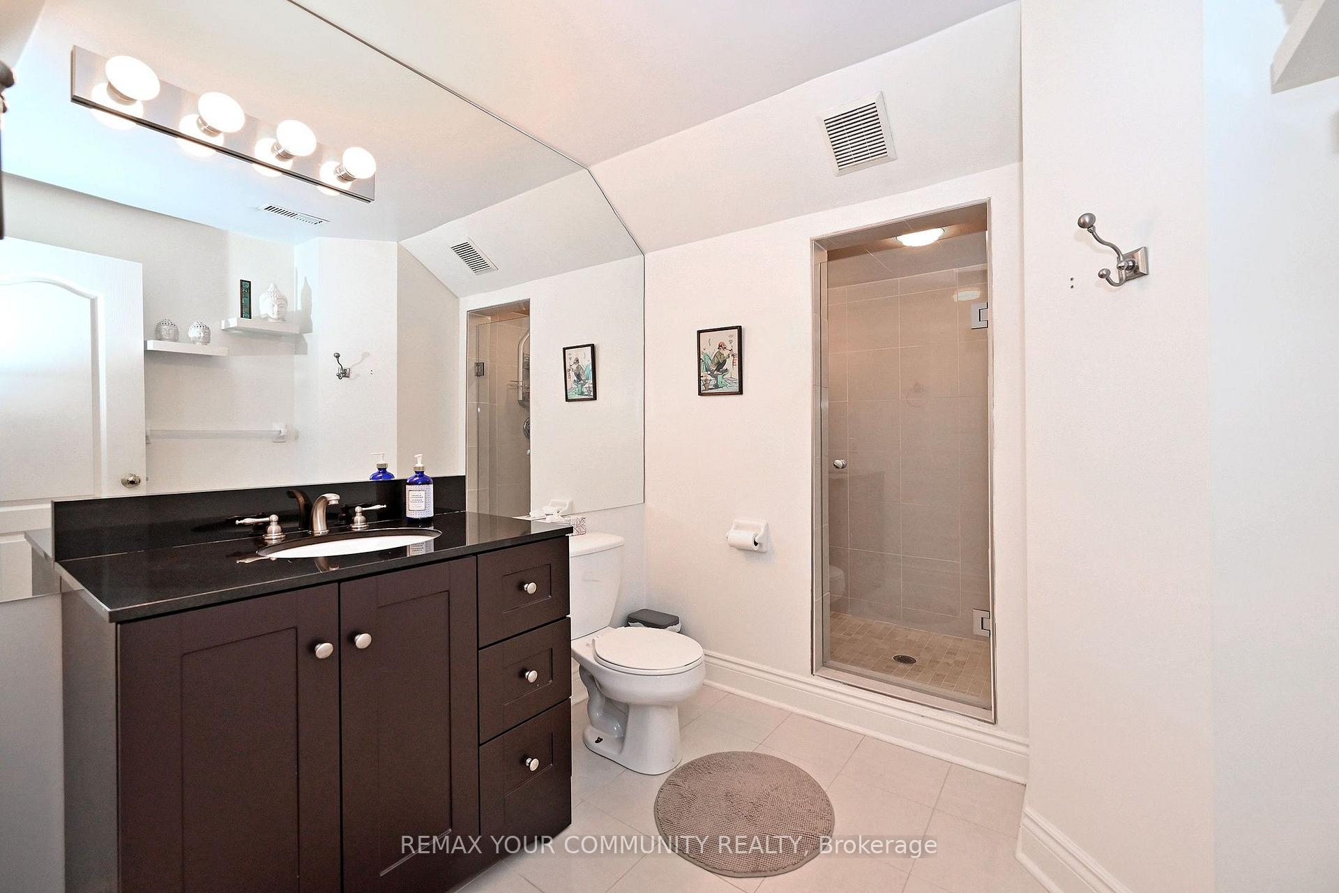 Photo 40 of 73 Sprucewood Drive E, Markham, Thornhill — HOMEH