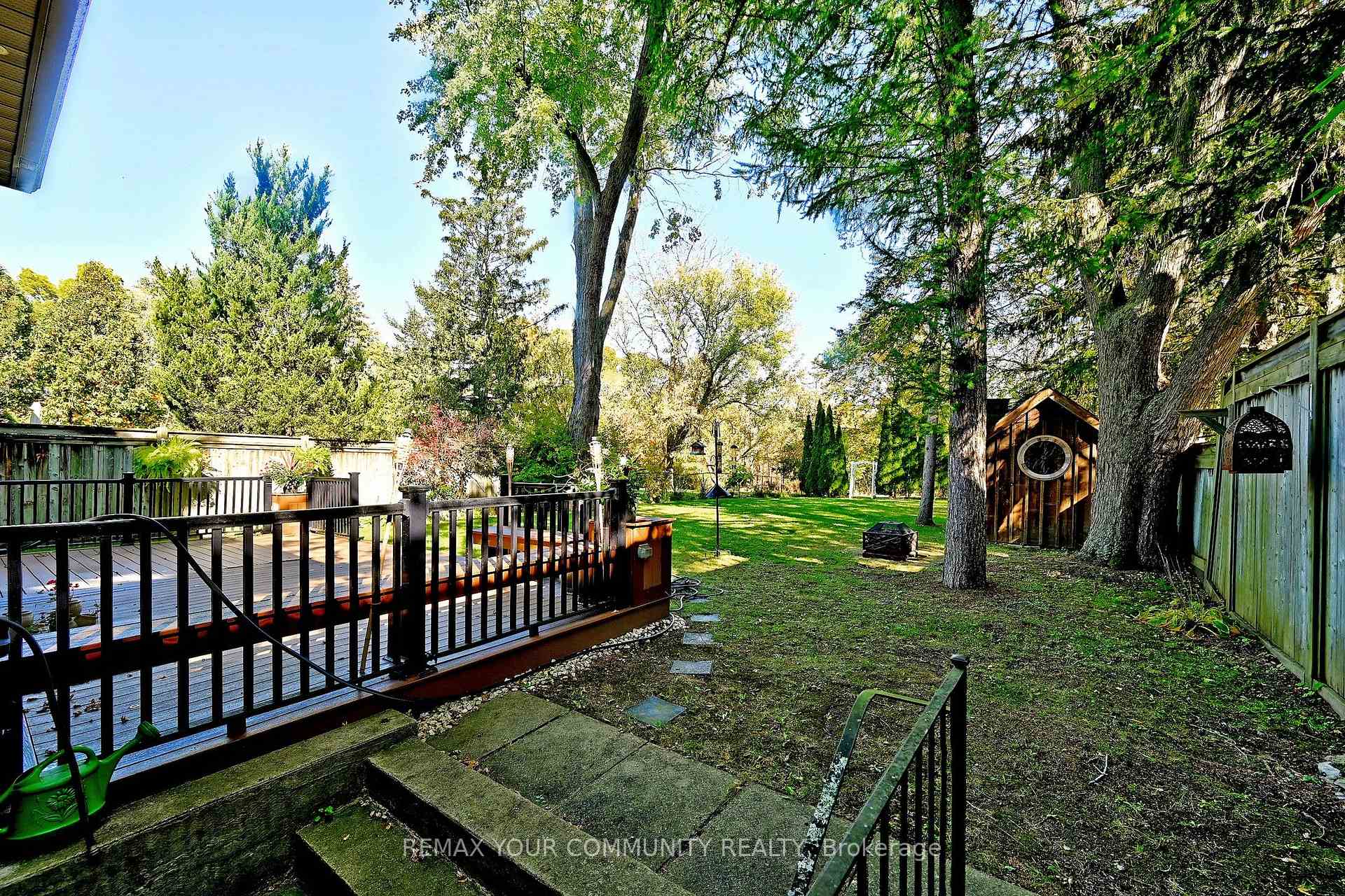 Photo 44 of 73 Sprucewood Drive E, Markham, Thornhill — HOMEH