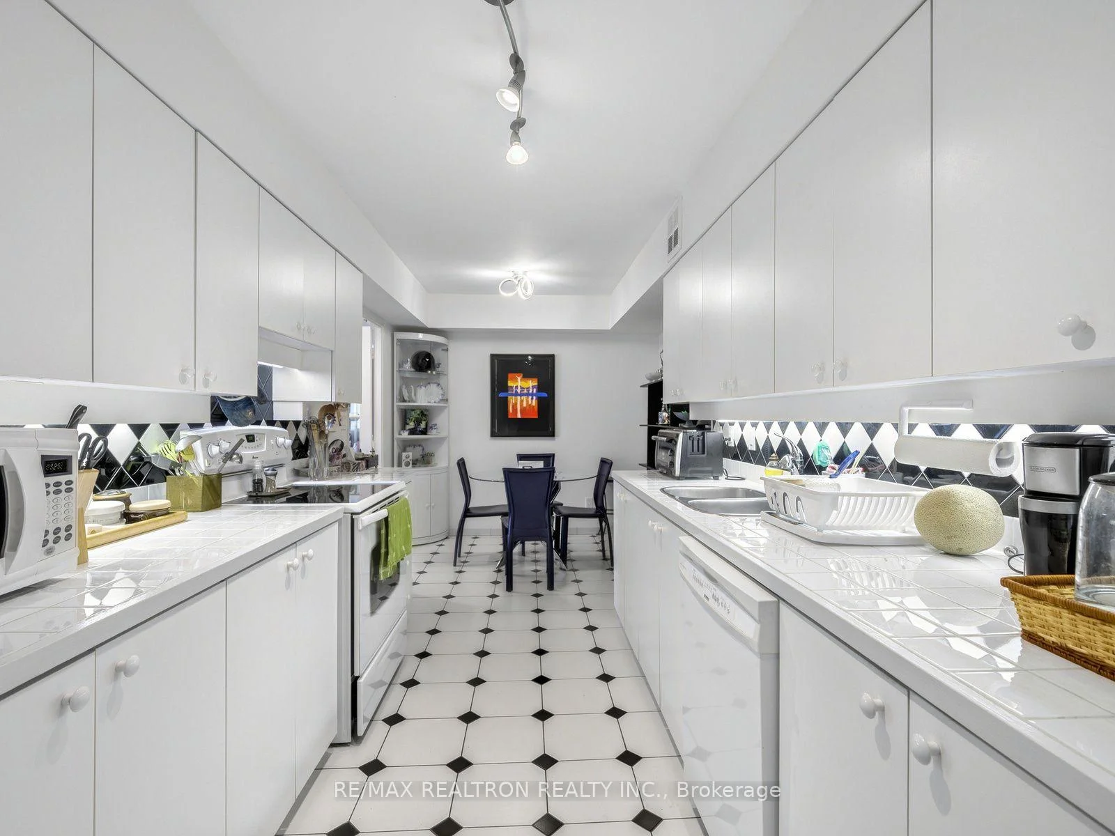 Photo 32 of Unit 1502, 260 Heath Street W, Toronto, Forest Hill South — HOMEH