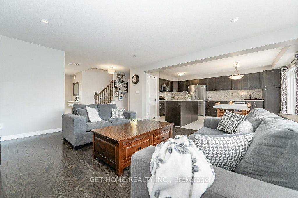 Photo 5 of 131 Hardcastle Drive, Cambridge — HOMEH