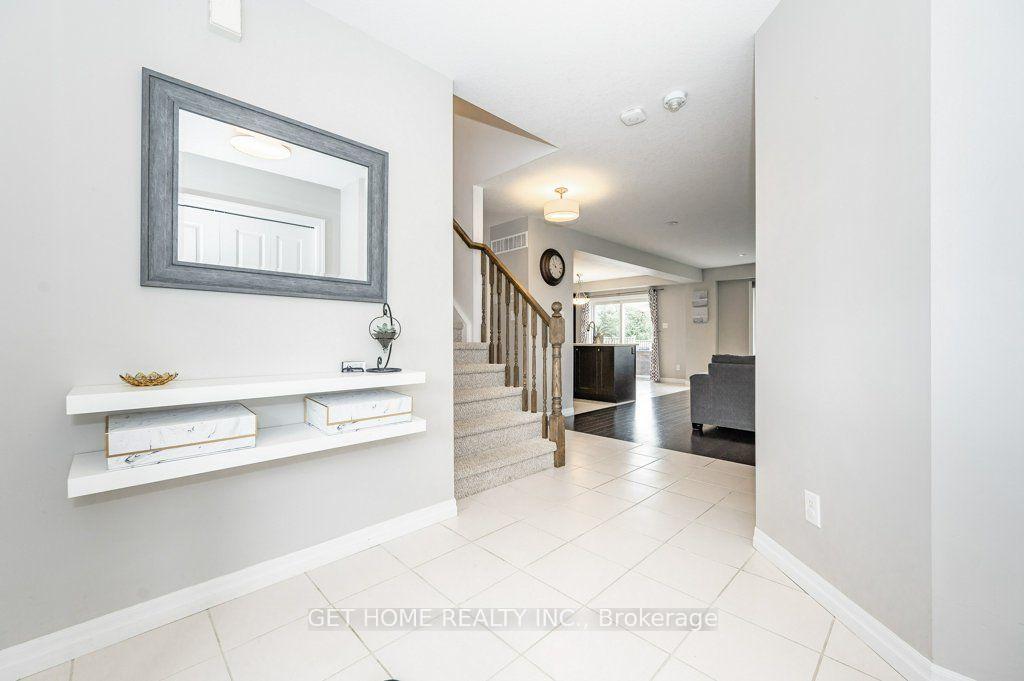 Photo 12 of 131 Hardcastle Drive, Cambridge — HOMEH
