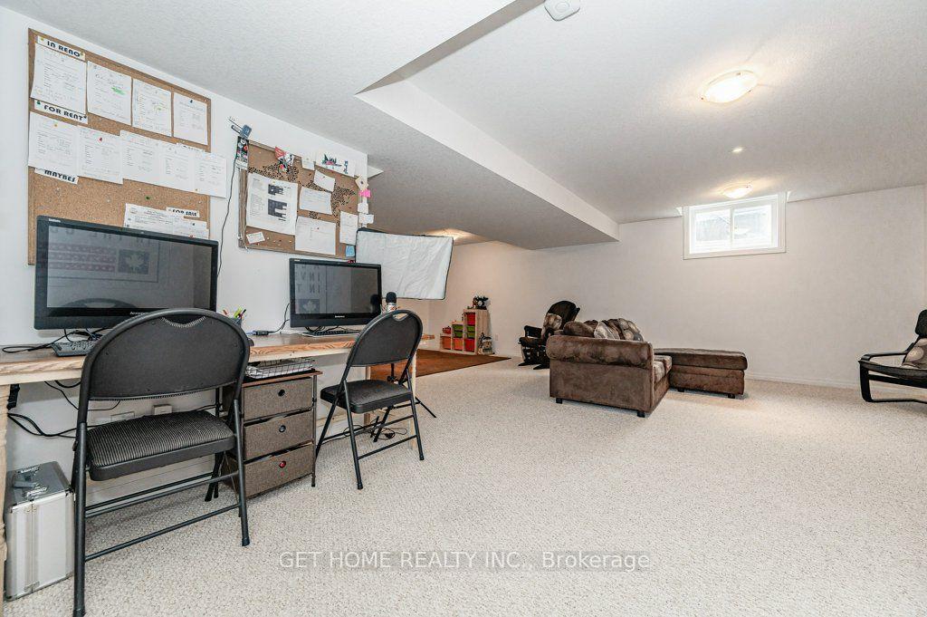 Photo 14 of 131 Hardcastle Drive, Cambridge — HOMEH
